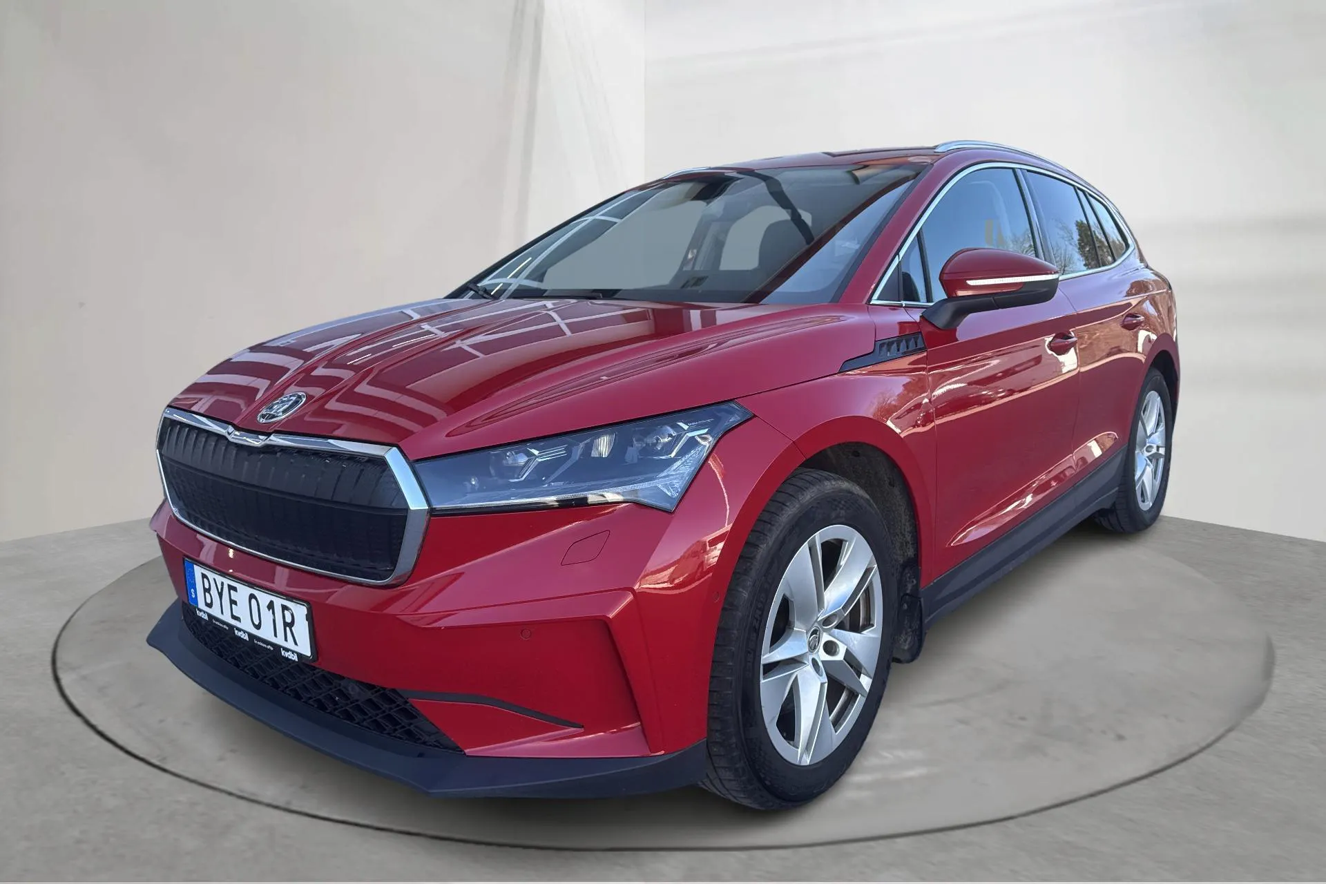 Presentationsfoto 1 av 16: Skoda Enyaq iV 80 (204hk) - 10 149 mil - Automat - röd - 2022