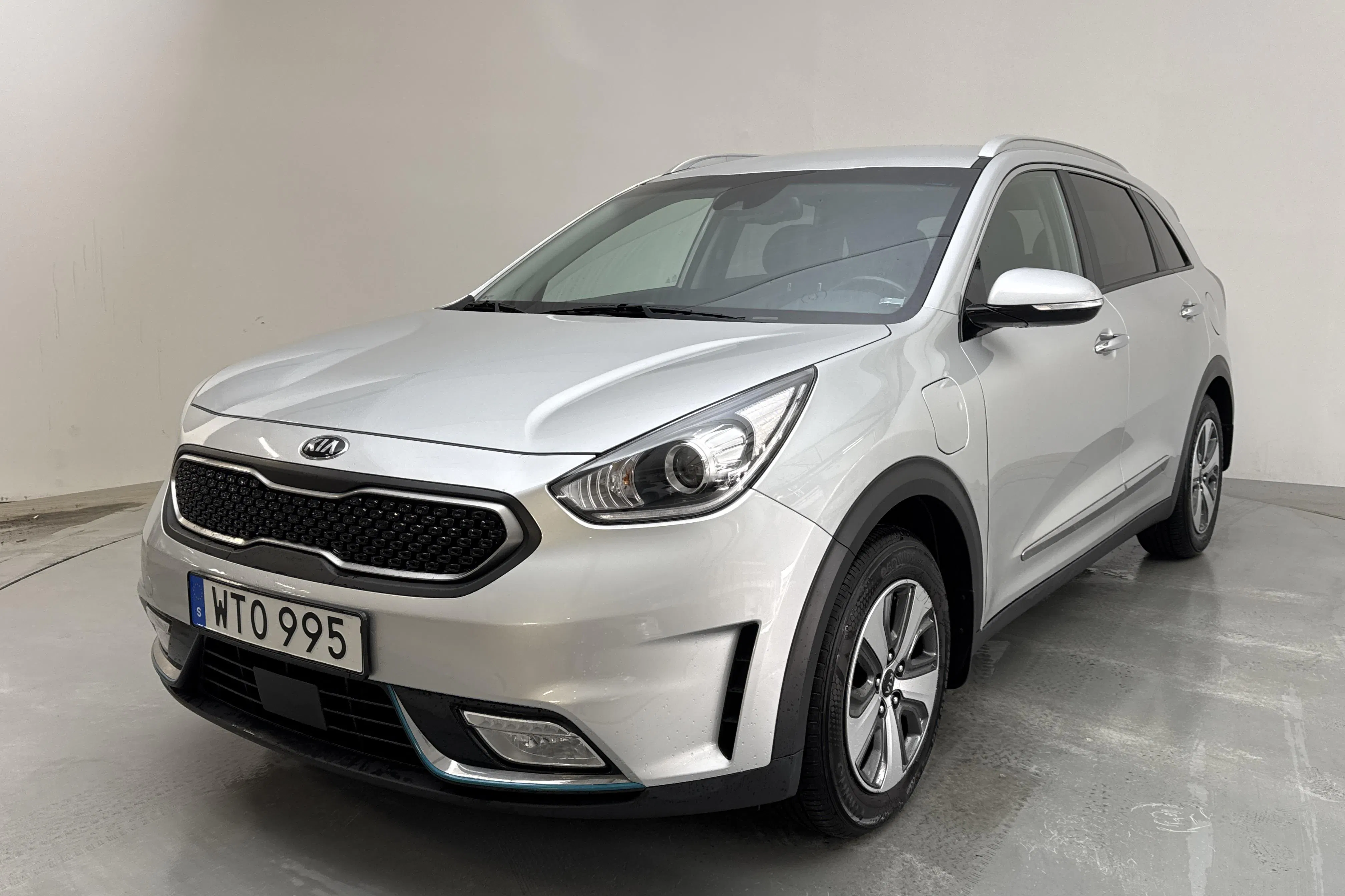 Presentationsfoto 1 av 17: KIA Niro Plug-in Hybrid 1.6 (141hk) - 9 819 mil - Automat - grå - 2019