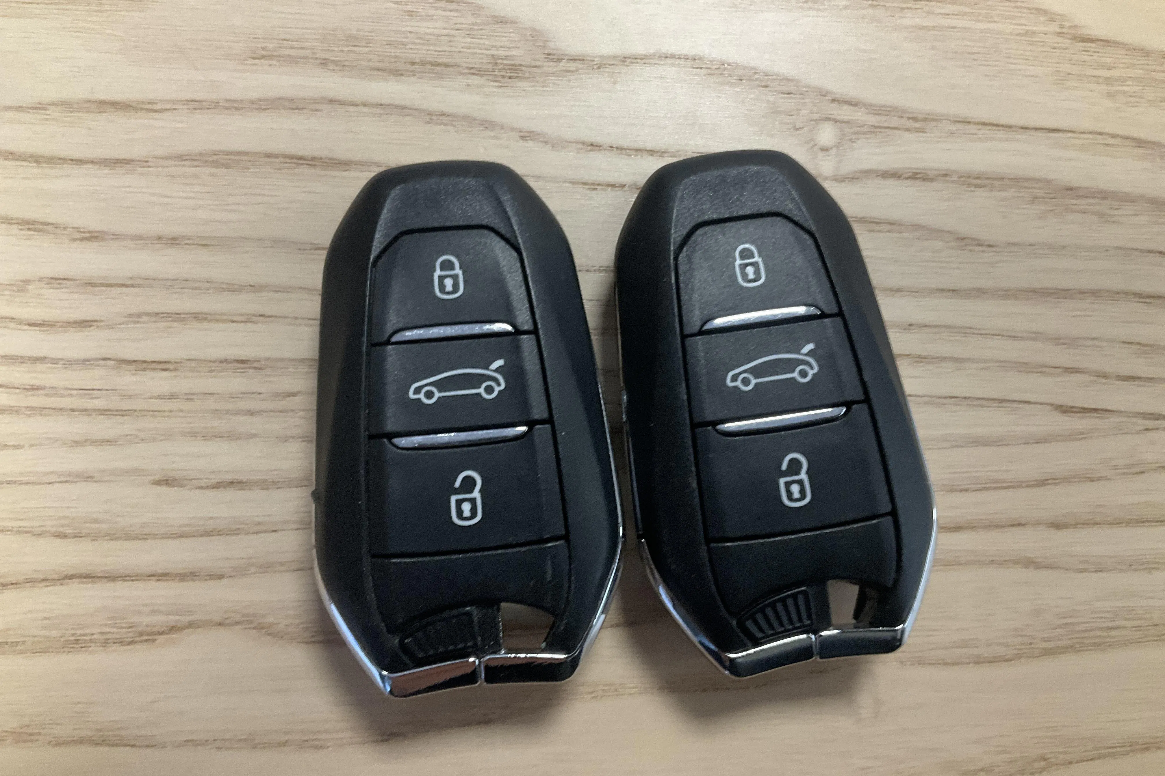 Presentationsfoto 17 av 17: Peugeot 508 1.6 Hybrid SW (225hk) - 10 496 mil - Automat - blå - 2021