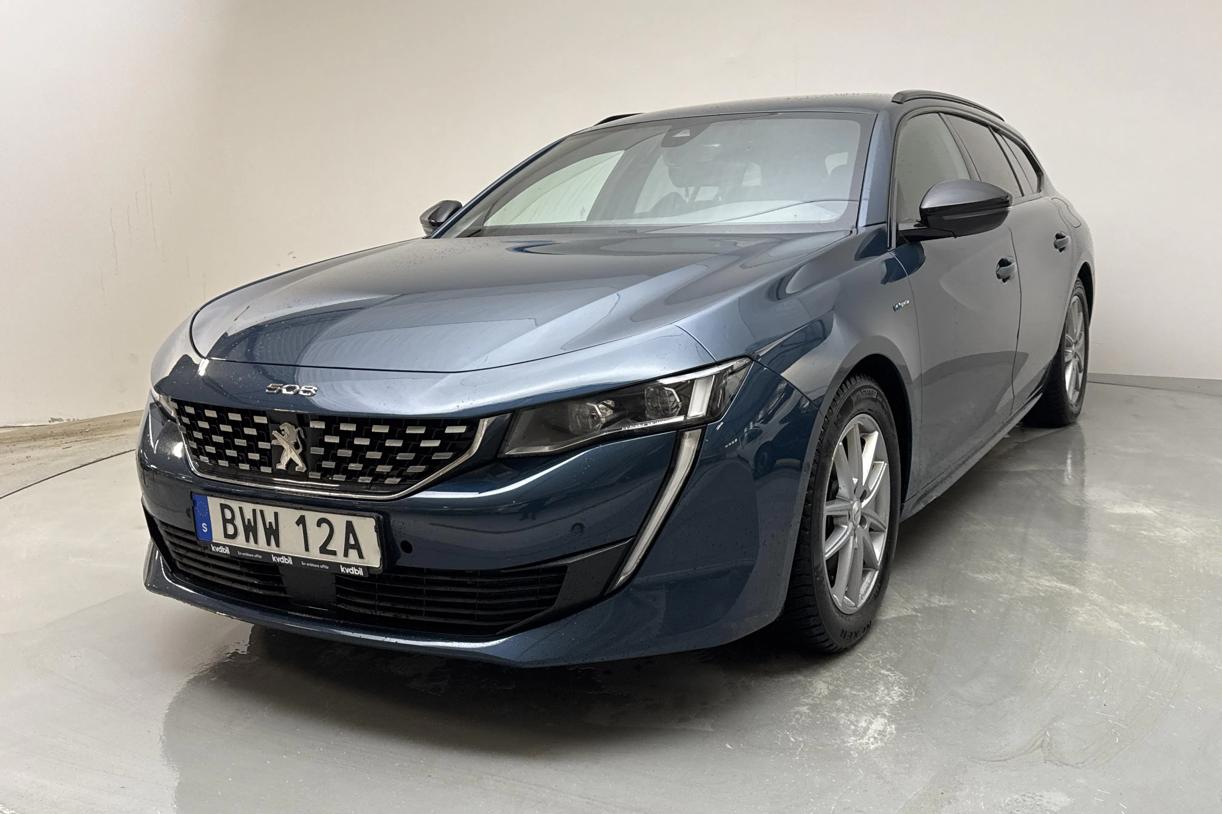 Presentationsfoto 1 av 17: Peugeot 508 1.6 Hybrid SW (225hk) - 10 496 mil - Automat - blå - 2021