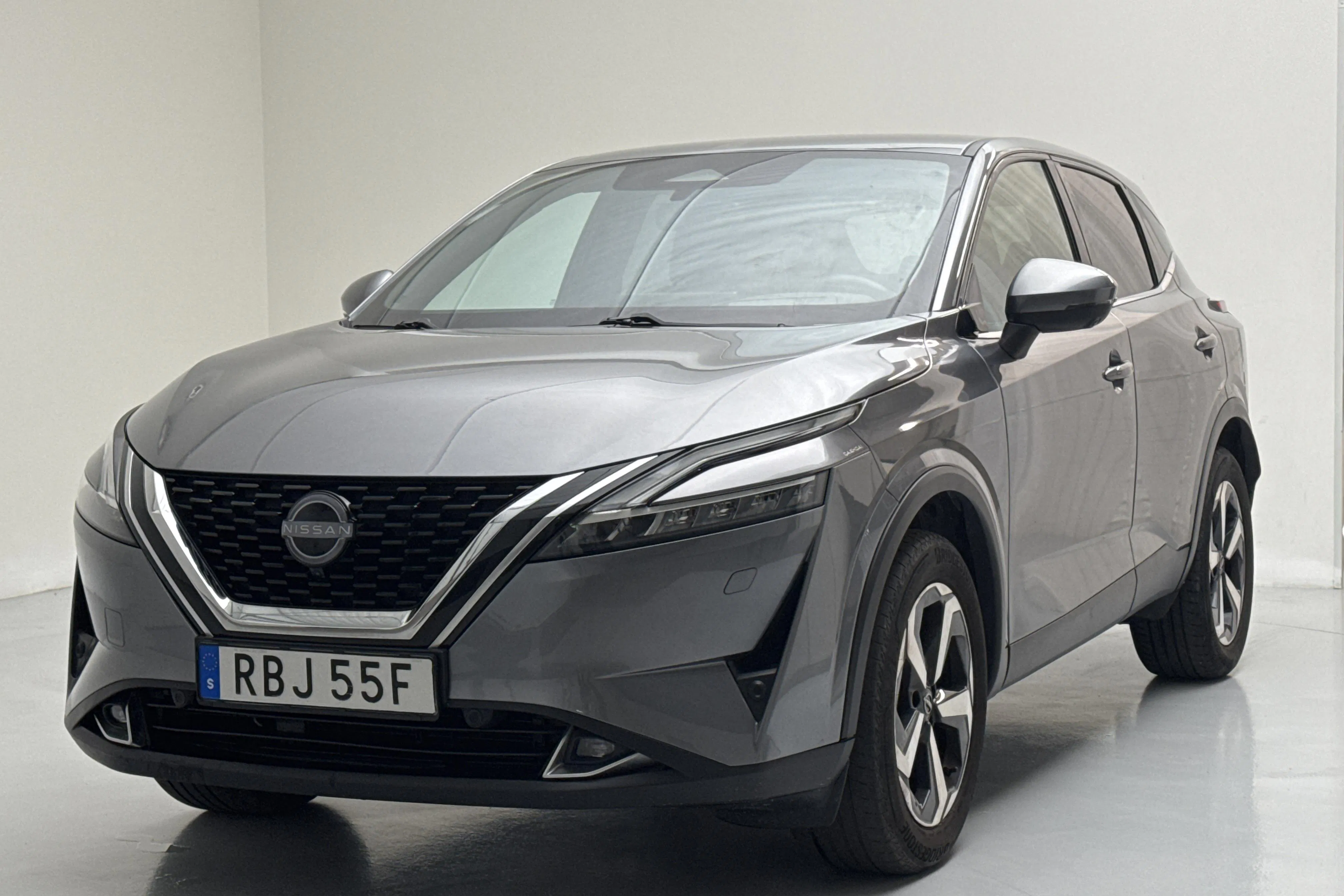 Presentationsfoto 1 av 15: Nissan Qashqai 1.3 MHEV (158hk) - 5 124 mil - Automat - grå - 2022