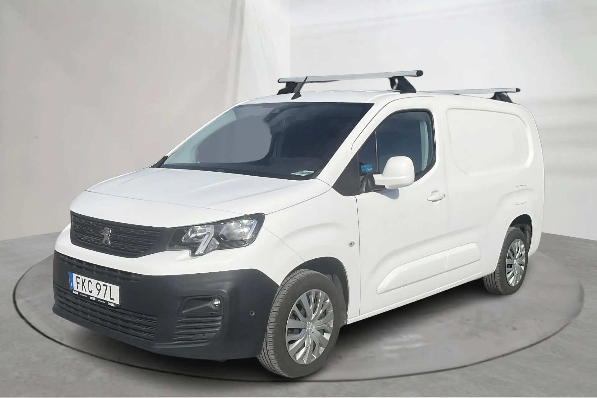 Presentation photo 1 of 12: Peugeot Partner 1.5 HDI Skåp (130hk) - 108 080 km - Automatic - white - 2020