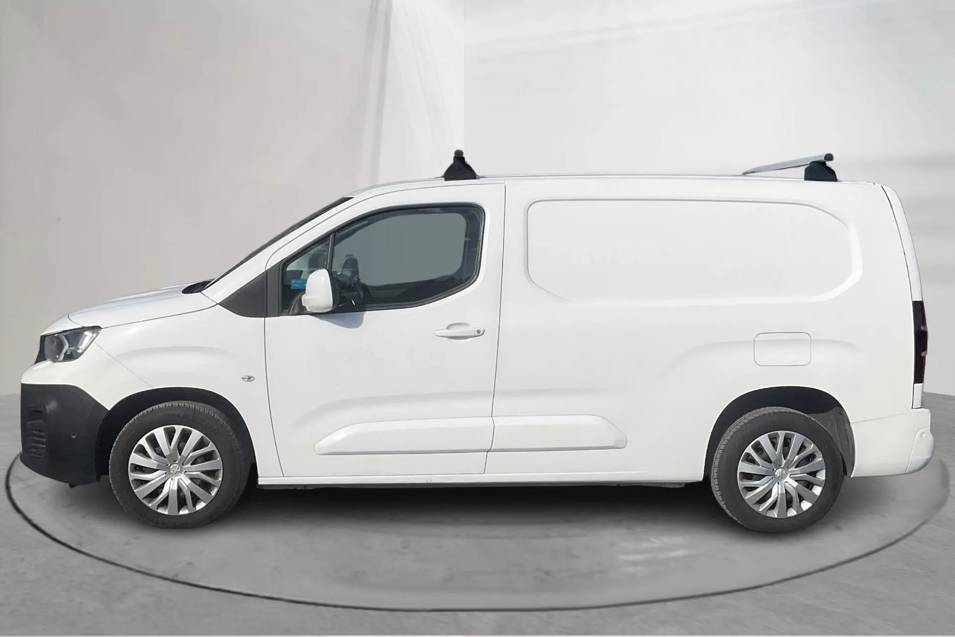 Presentation photo 2 of 12: Peugeot Partner 1.5 HDI Skåp (130hk) - 108 080 km - Automatic - white - 2020