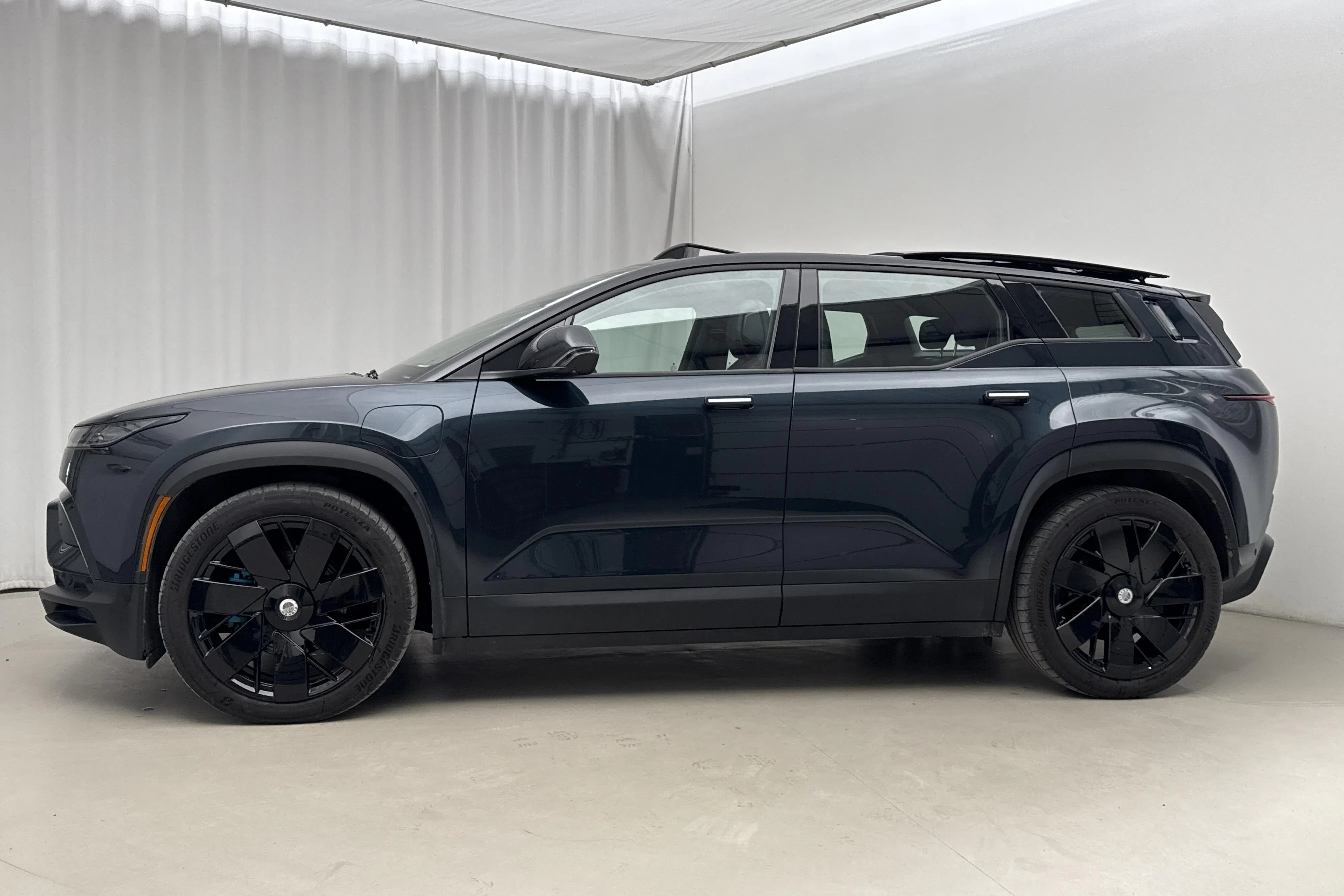 Presentationsfoto 2 av 25: Fisker Ocean Extreme (571hk) - 3 425 mil - Automat - grön - 2023