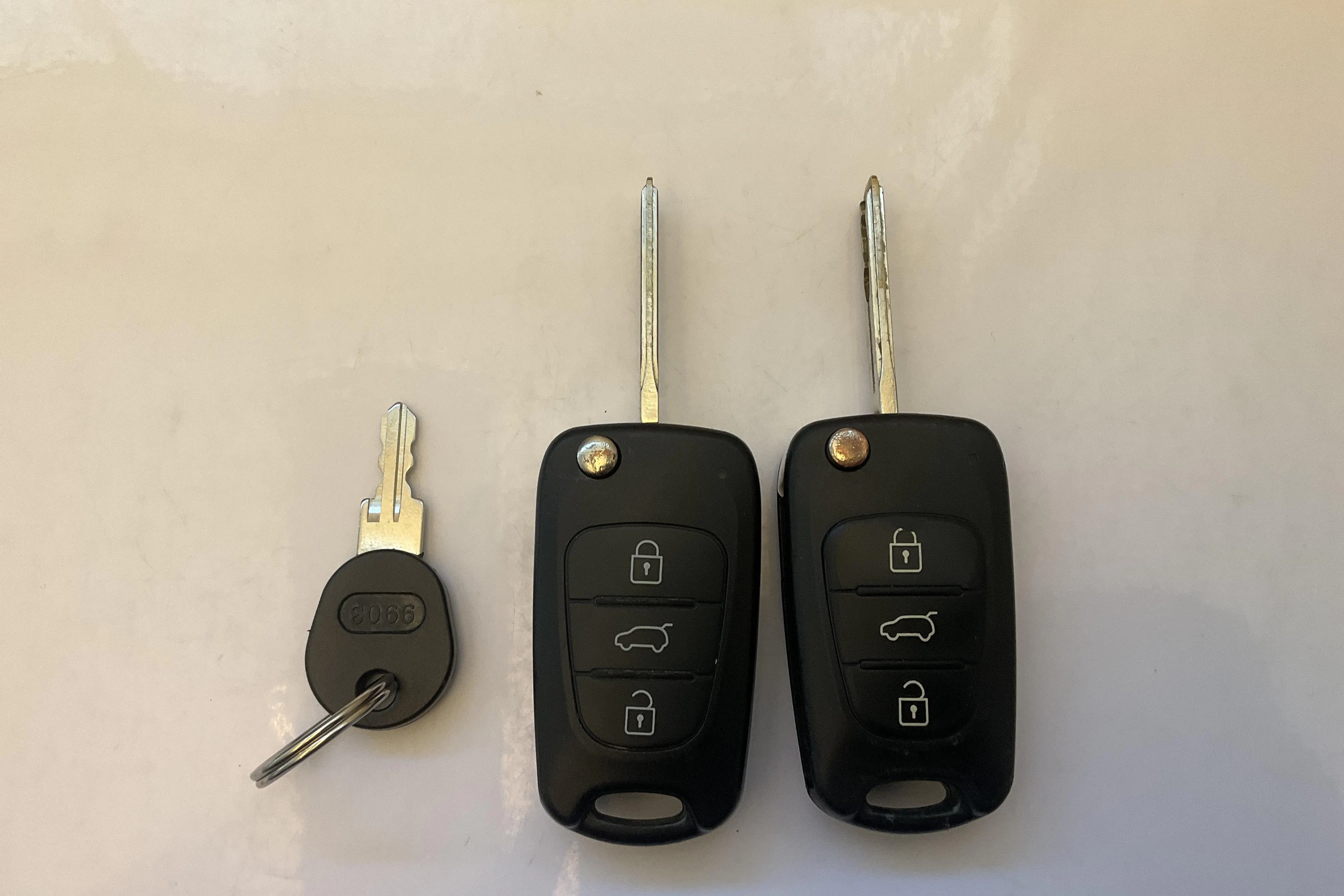 Presentation photo 13 of 13: Hyundai i30 1.6 CRDi Kombi (115hk) - 203 570 km - Automatic - Dark Red - 2012