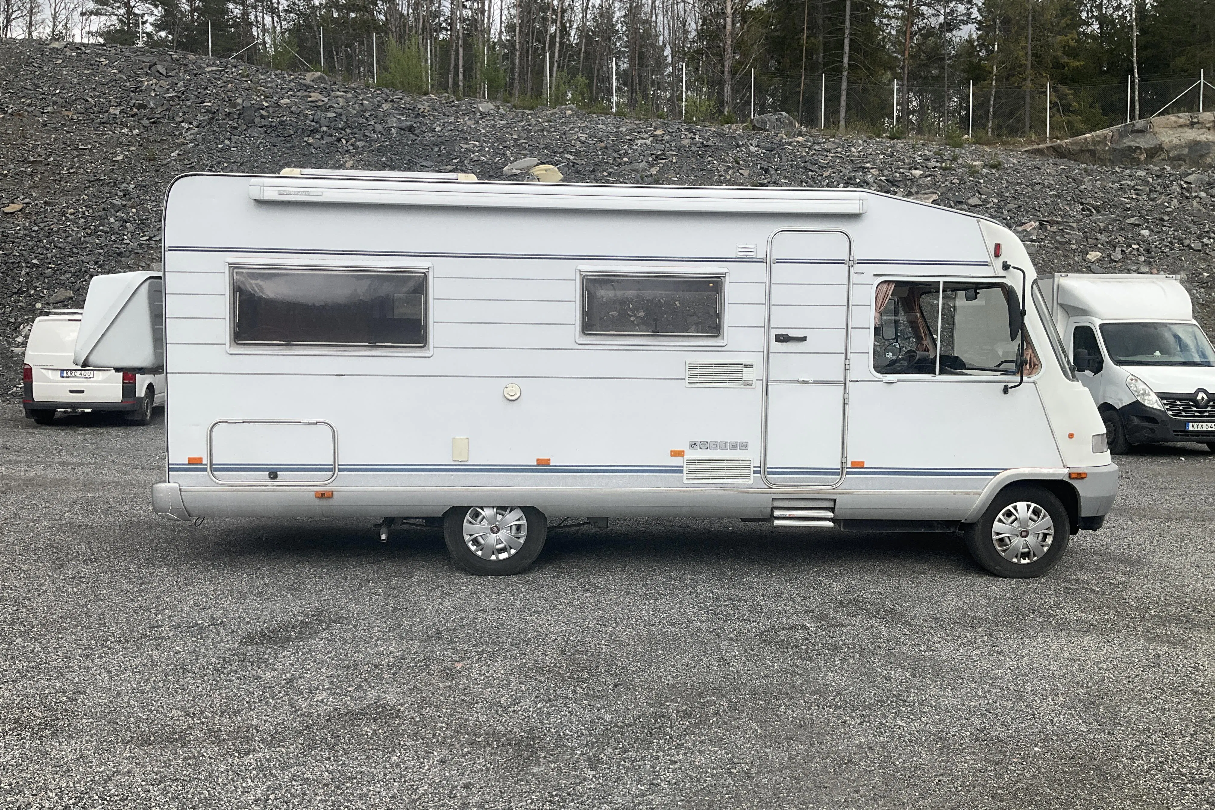 Presentationsfoto 2 av 36: FIAT HYMER B654 Husbil - 16 636 mil - Manuell - vit - 1996