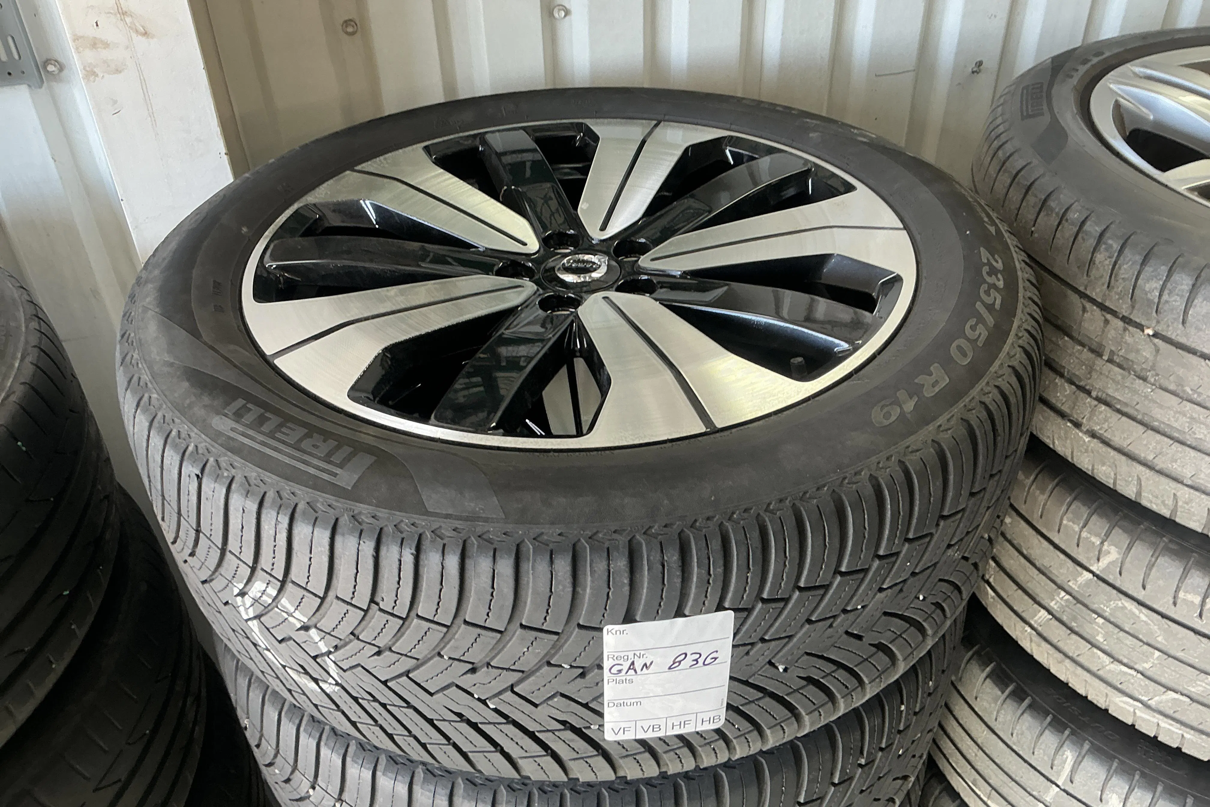 Presentationsfoto 17 av 17: Volvo XC40 P6 Recharge (231hk) - 7 934 mil - Automat - svart - 2023