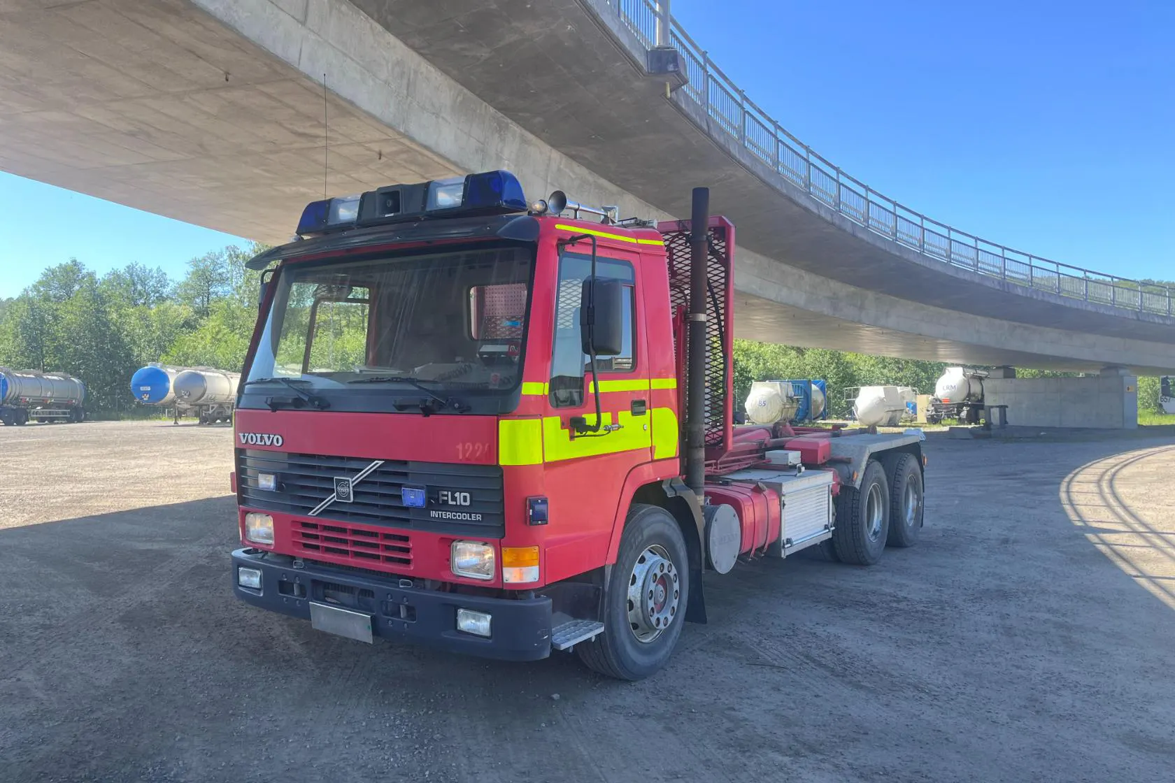 Presentation photo 1 of 81: VOLVO FL10 6X4 VOLVO FL10 6X4 Brandbil - 31 607 km - Manual - red - 1997