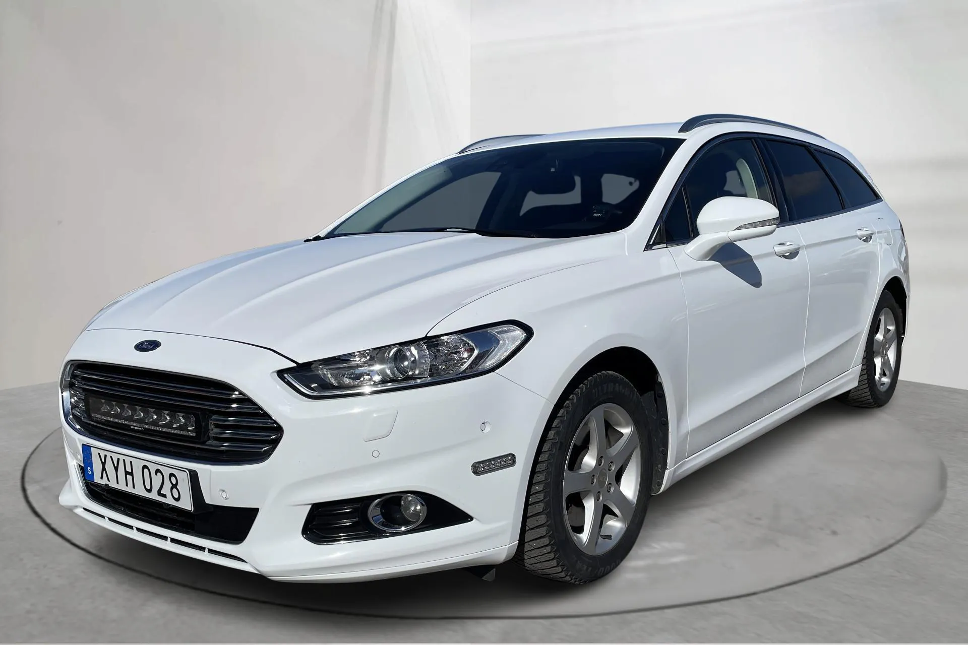 Presentationsfoto 1 av 22: Ford Mondeo 2.0 TDCi Kombi (180hk) - 11 104 mil - Automat - vit - 2017