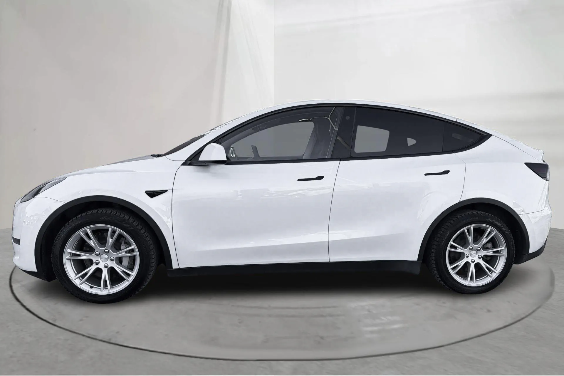 Presentationsfoto 2 av 20: Tesla Model Y Long Range Dual Motor AWD - 17 629 mil - Automat - vit - 2023