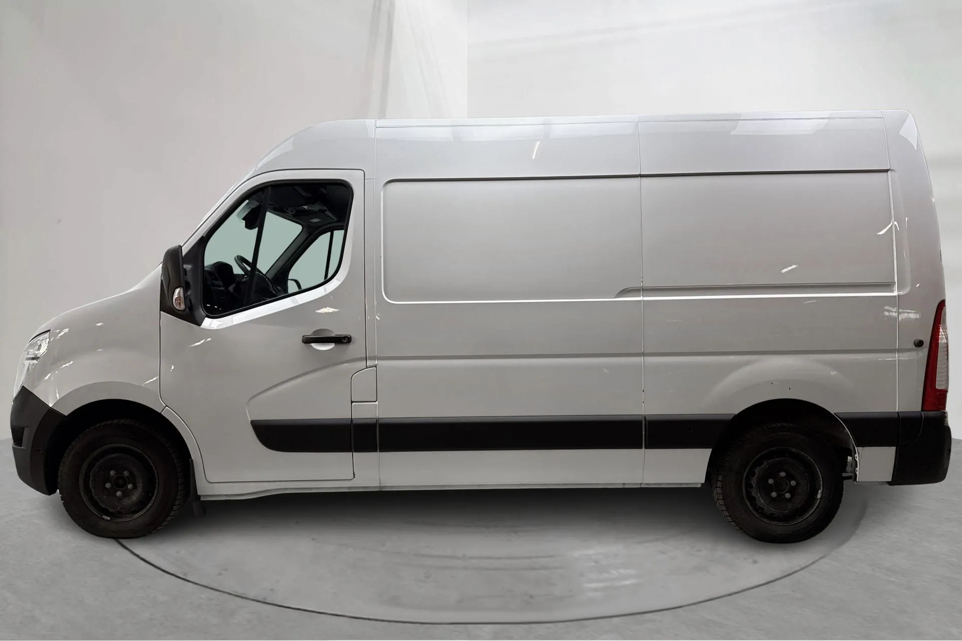 Presentationsfoto 2 av 19: Nissan NV400 2.3 dCi 2WD (150hk) - 18 300 mil - Manuell - vit - 2021