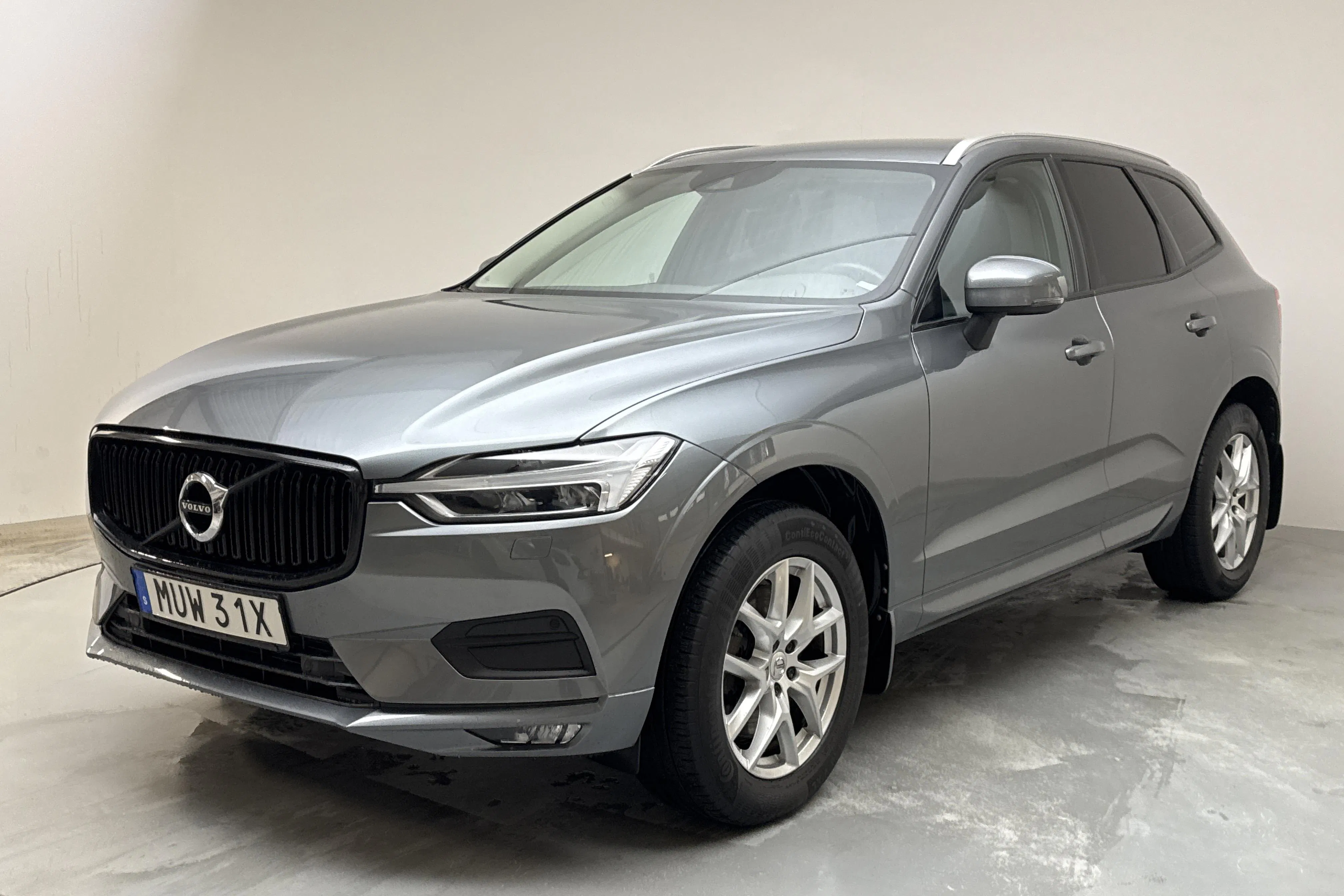 Presentationsfoto 1 av 18: Volvo XC60 D4 2WD (190hk) - 11 508 mil - Automat - grå - 2020