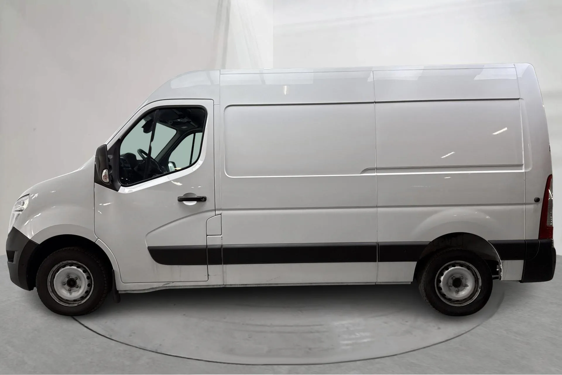 Presentationsfoto 2 av 18: Nissan NV400 2.3 dCi 2WD (150hk) - 20 743 mil - Manuell - vit - 2021