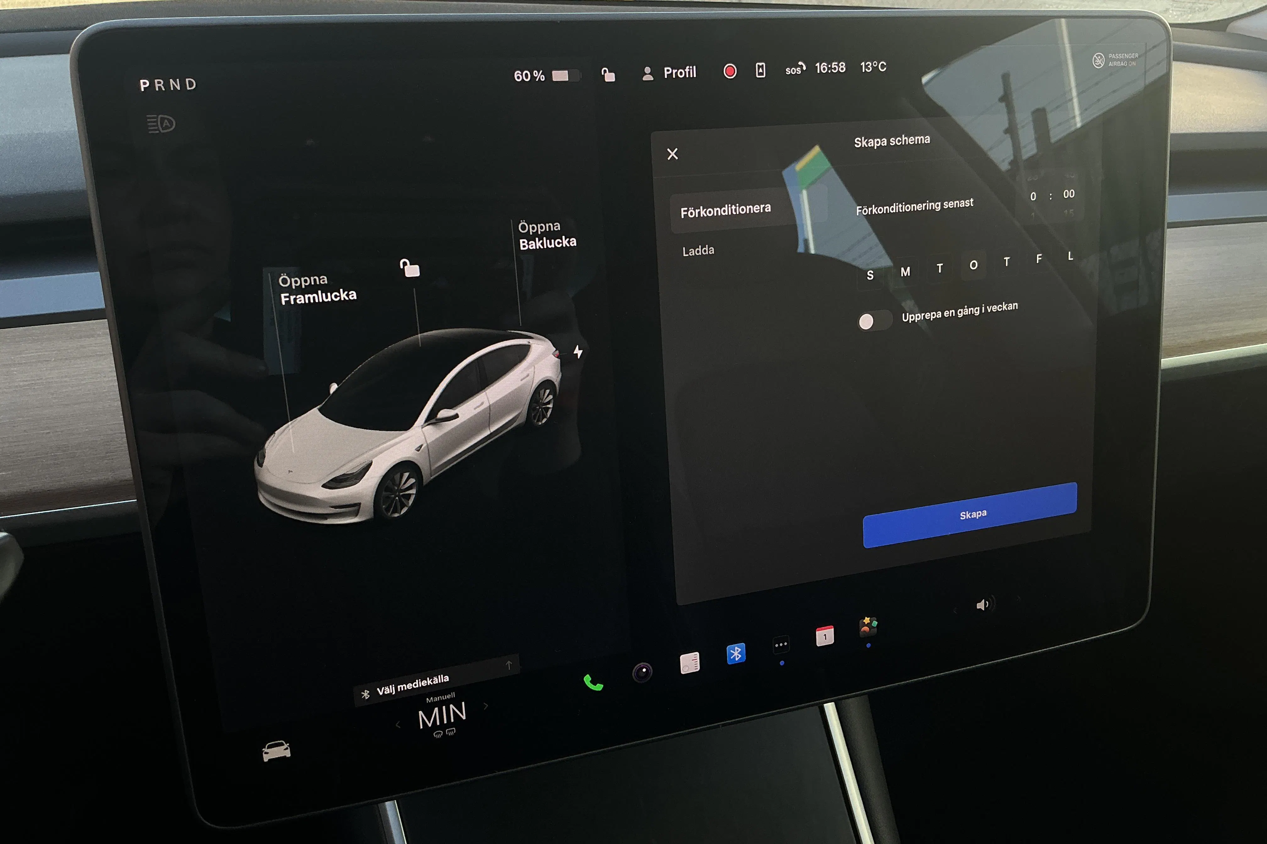 Presentationsfoto 23 av 23: Tesla Model 3 Long Range Dual Motor AWD - 9 423 mil - Automat - vit - 2019