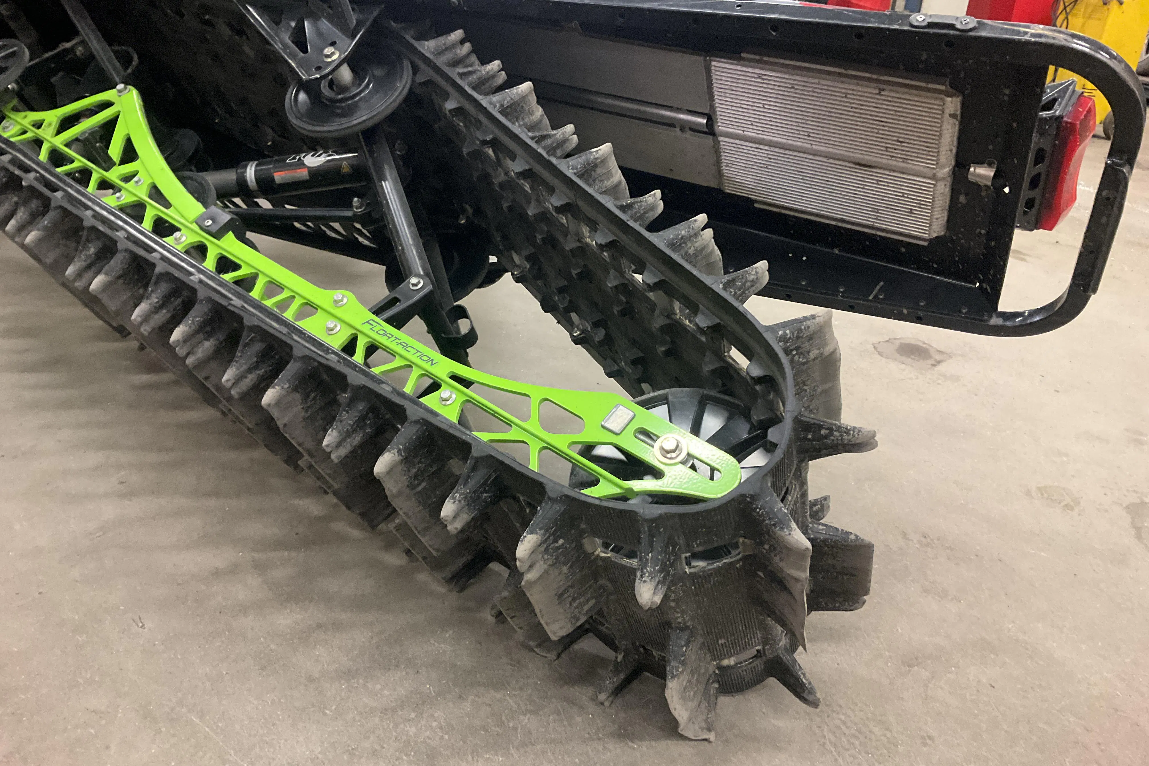 Presentationsfoto 15 av 15: ARCTIC CAT M 8000 SNO PRO Snöskoter (Rep.Objekt) - 326 mil - Automat - 2019