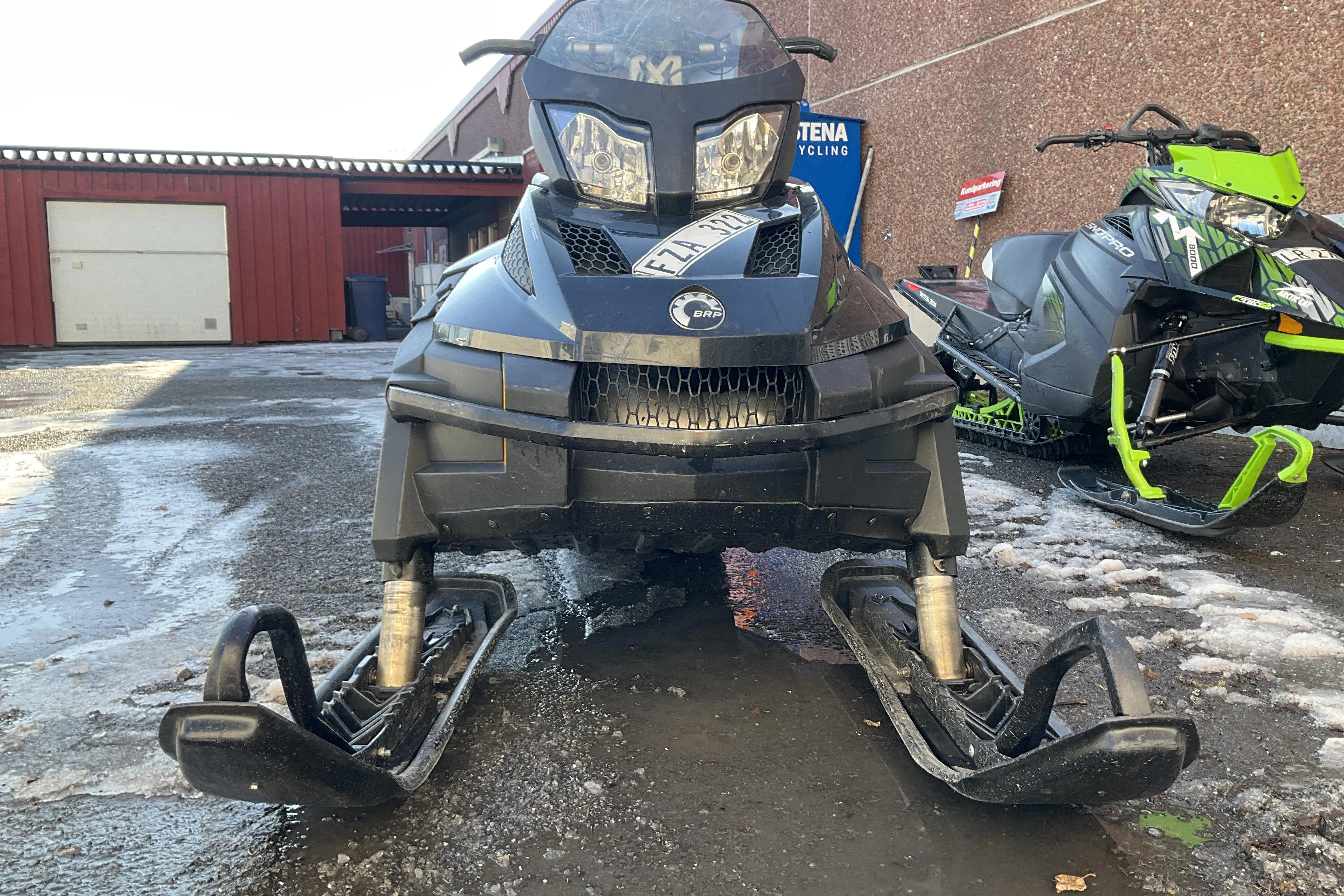 Presentationsfoto 2 av 15: ski-doo TUNDRA Xtreme 600 HO E-TEC Snöskoter (Rep.Objekt) - 633 mil - Automat - 2013