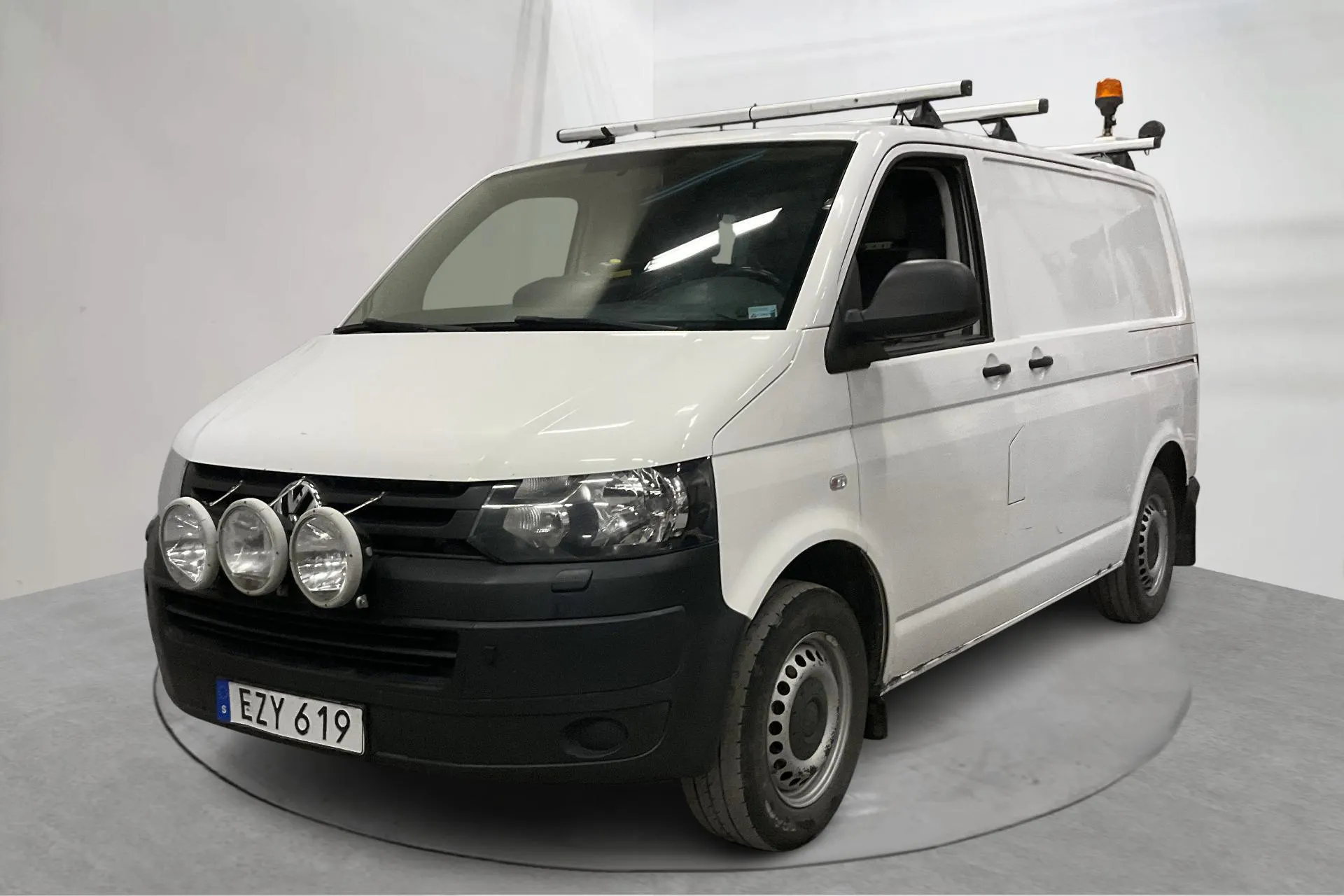 Presentationsfoto 1 av 21: VW Transporter T5 2.0 TDI 4MOTION (140hk) - 29 424 mil - Manuell - vit - 2015