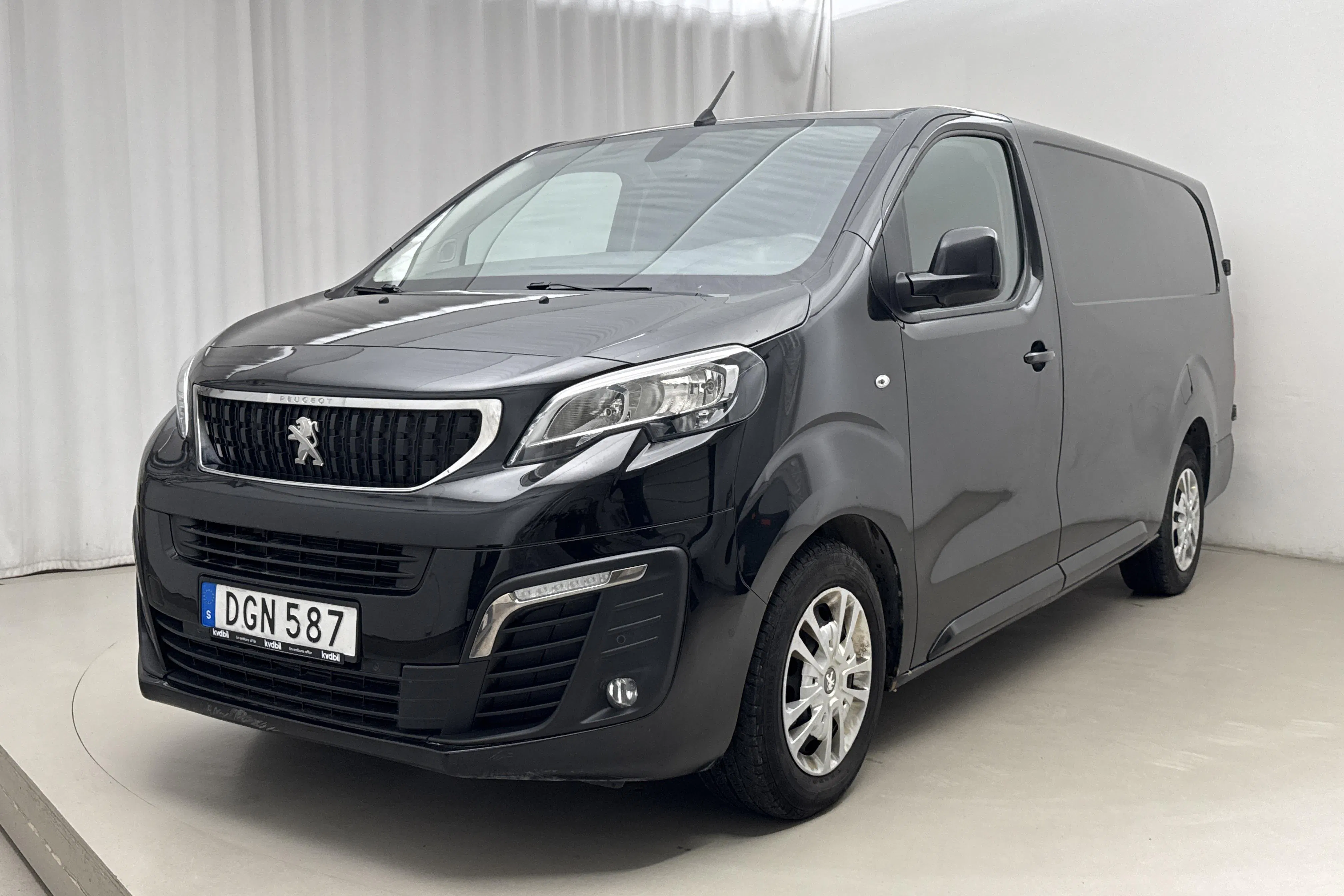 Presentationsfoto 1 av 18: Peugeot Expert BlueHDi Skåp (177hk) - 12 426 mil - Automat - 2018