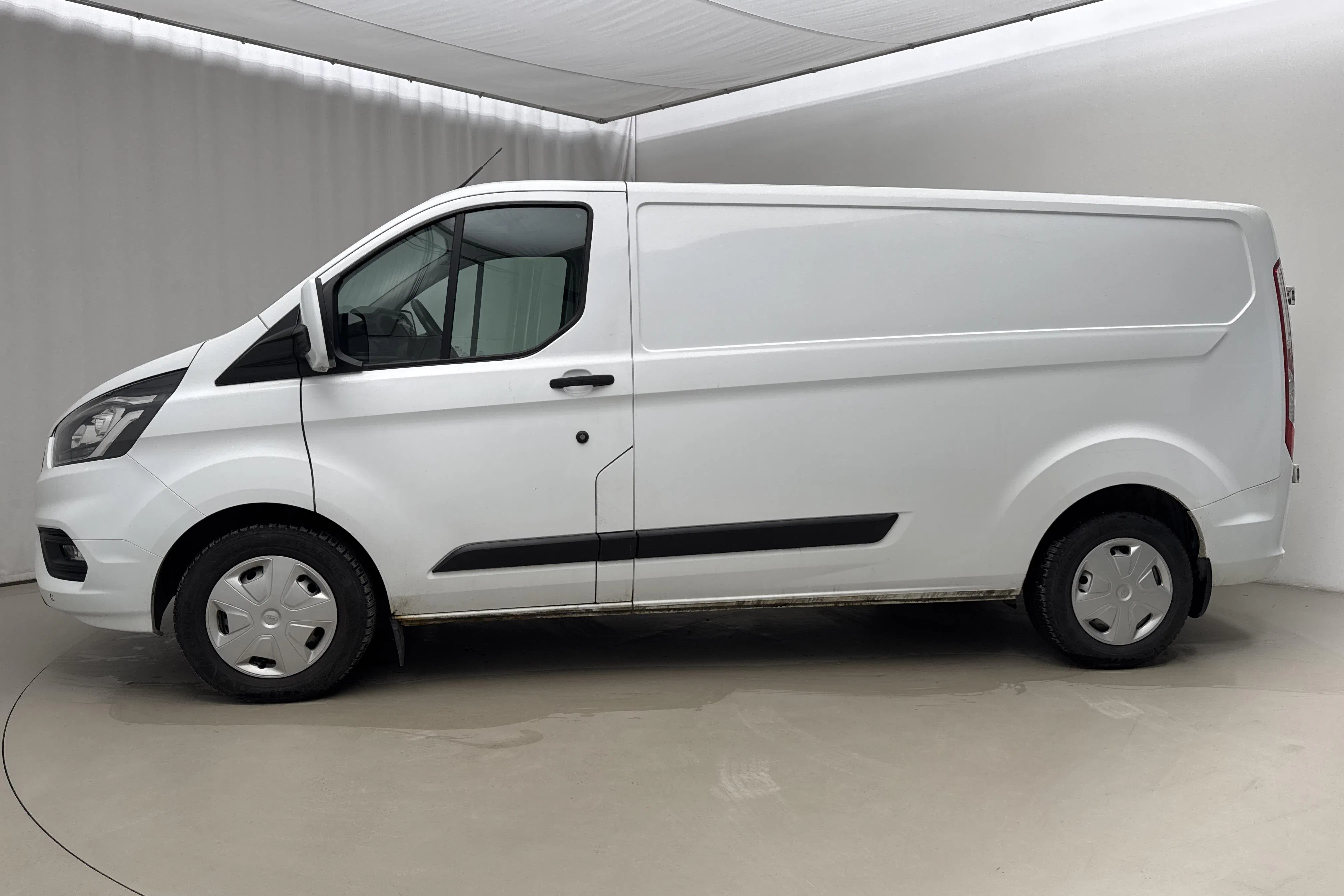 Presentation photo 2 of 16: Ford Transit Custom 300 (130hk) - 158 600 km - Automatic - white - 2018