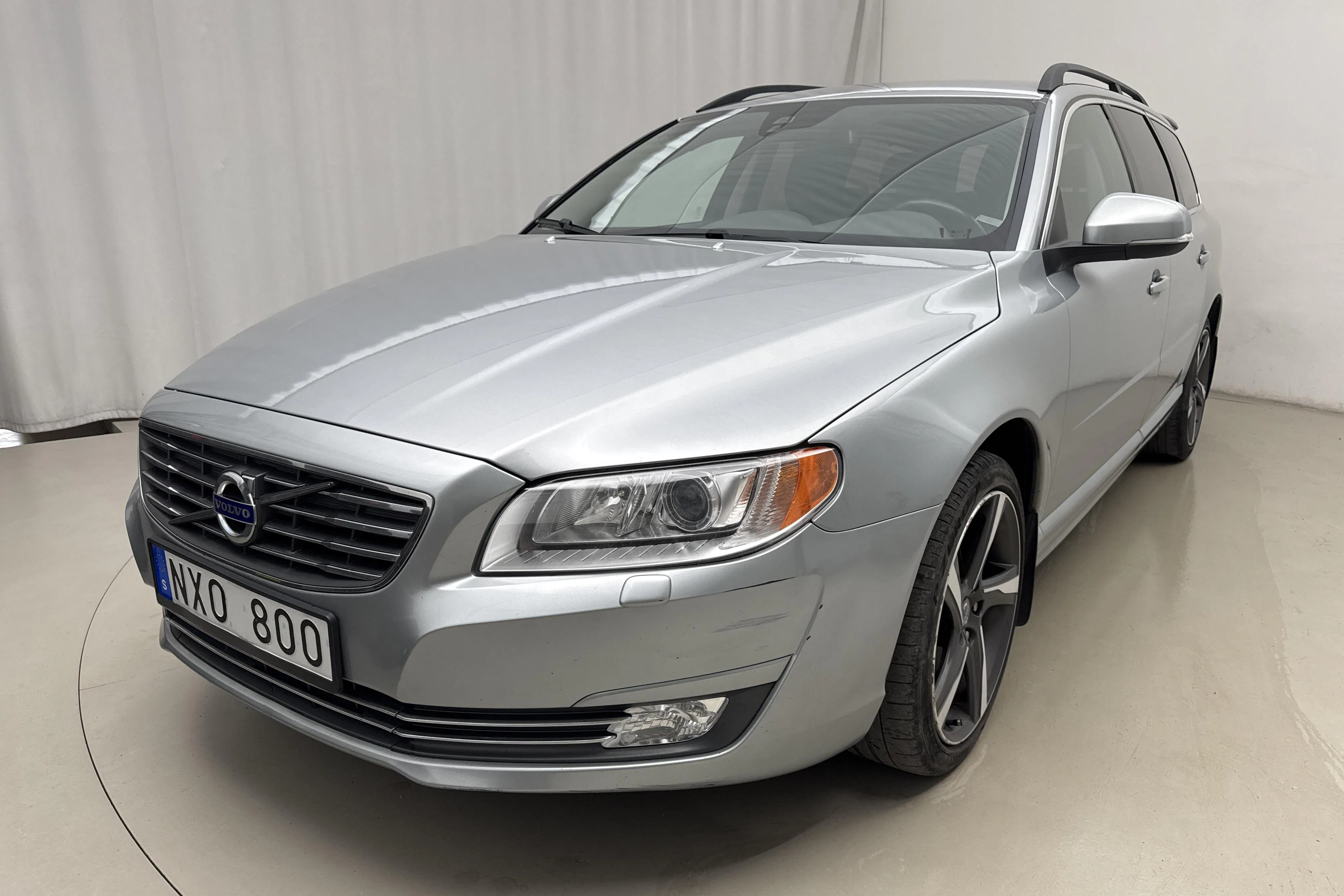Presentation photo 1 of 15: Volvo V70 II D4 (163hk) - 141 710 km - Manual - silver - 2014