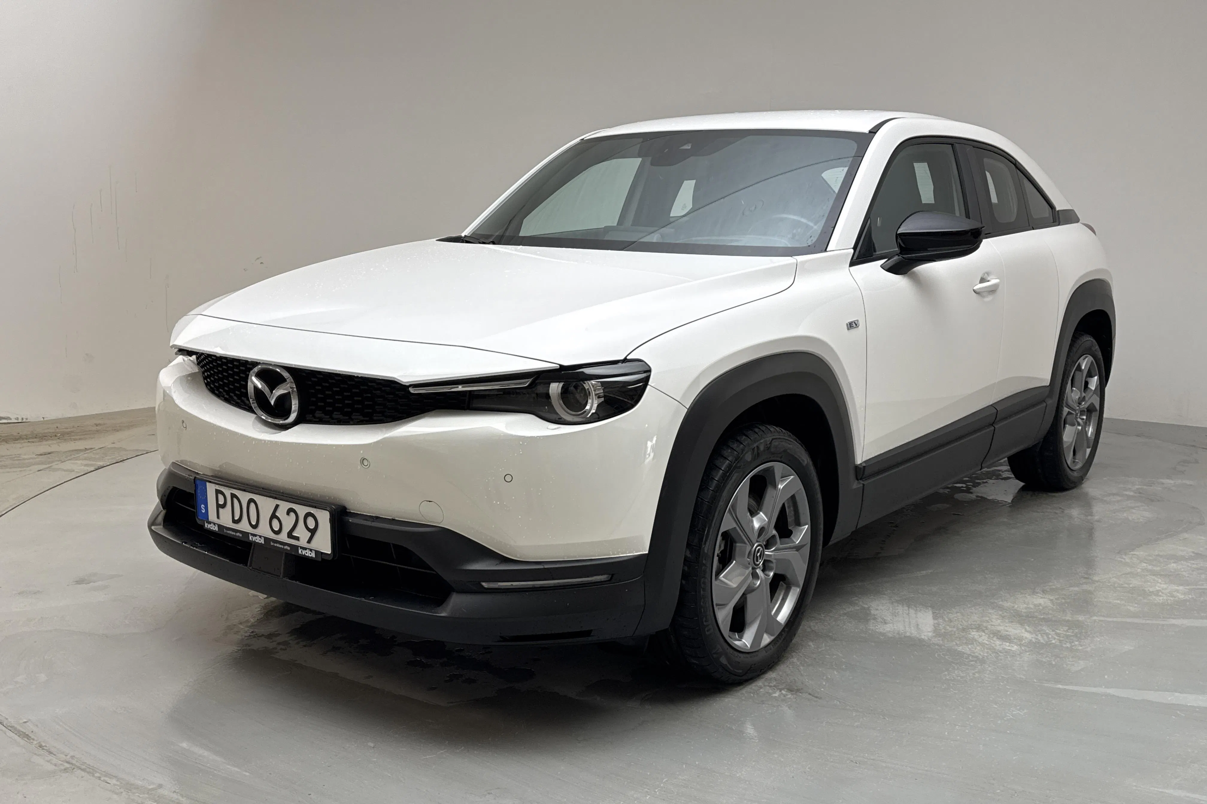 Presentation photo 1 of 15: Mazda MX-30 e-Skyactiv (145hk) - 37 010 km - Automatic - white - 2023