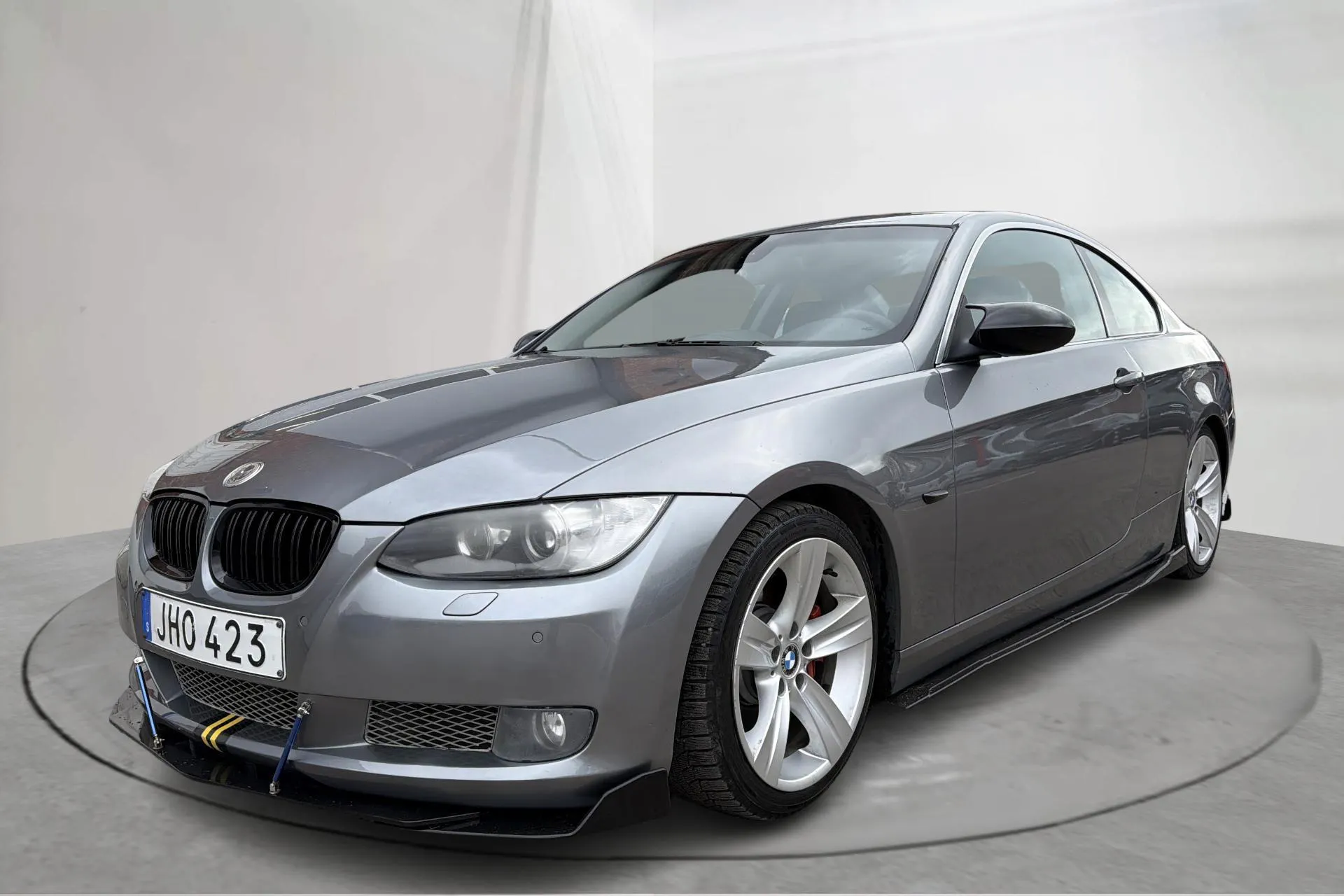 Presentation photo 1 of 13: BMW 335i Coupé, E92 (306hk) - 263 840 km - Automatic - gray - 2006