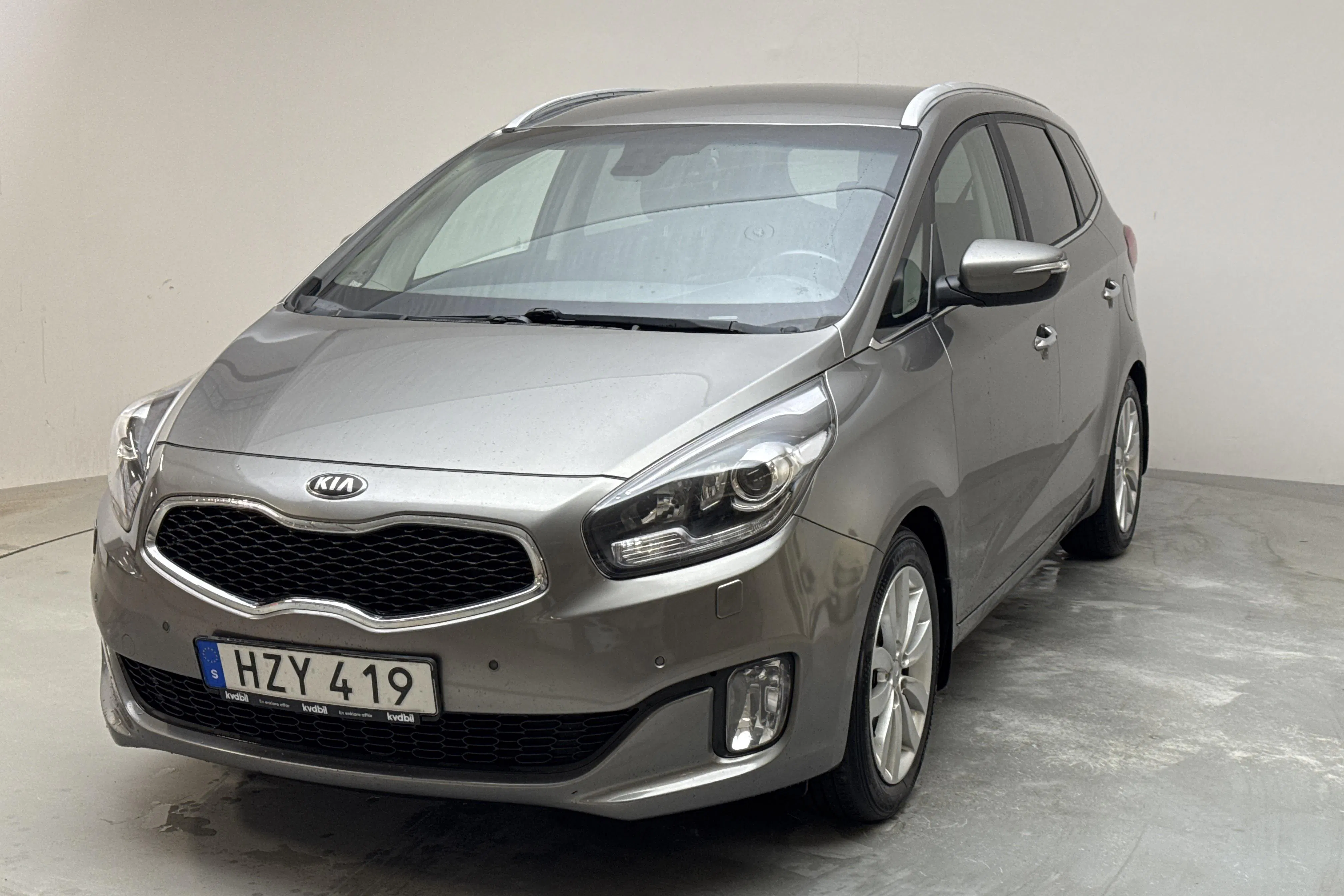 Presentation photo 1 of 15: KIA Carens 1.7 CRDi (136hk) - 192 780 km - Automatic - gray - 2016