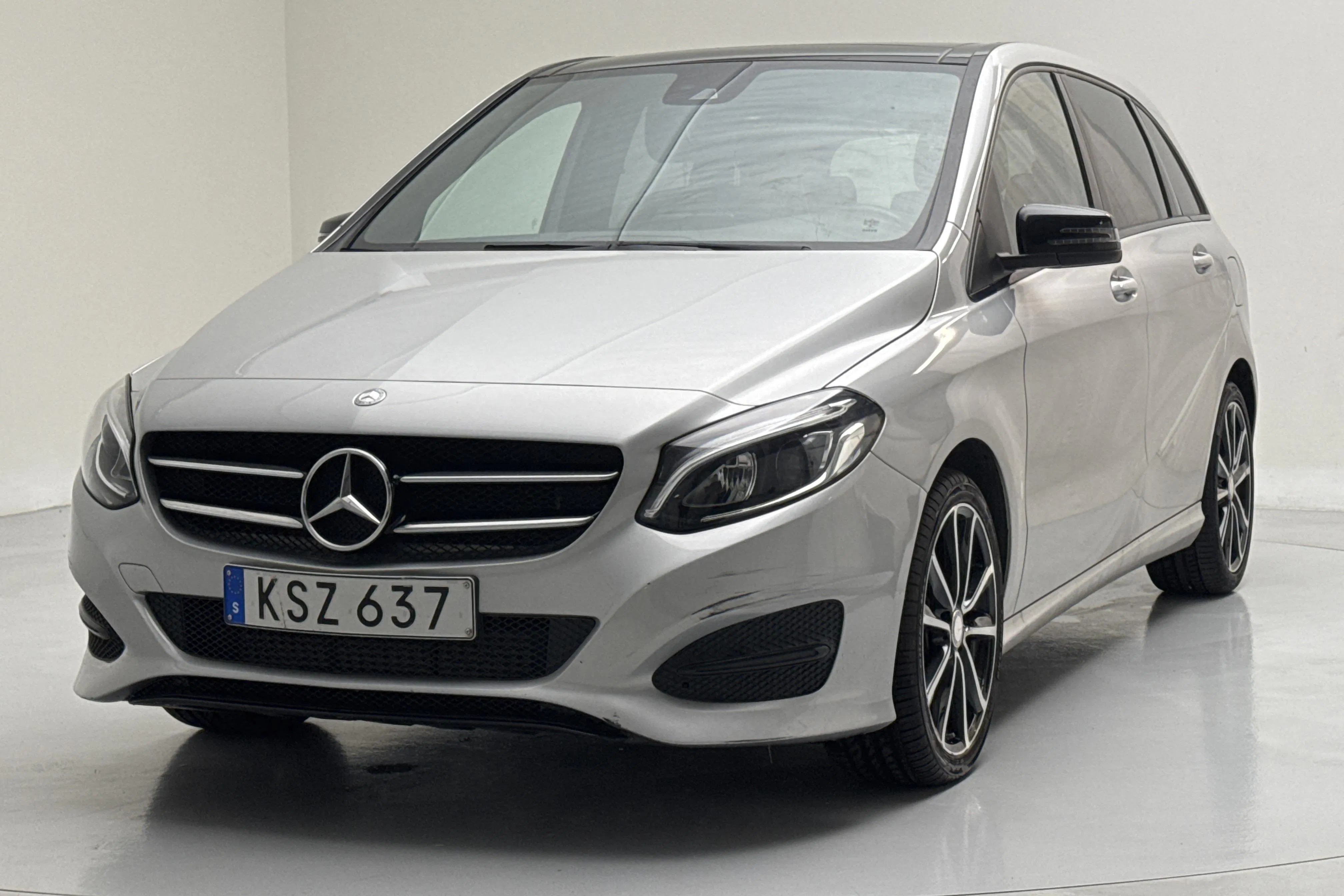 Mercedes B 180 W246 (122hk)