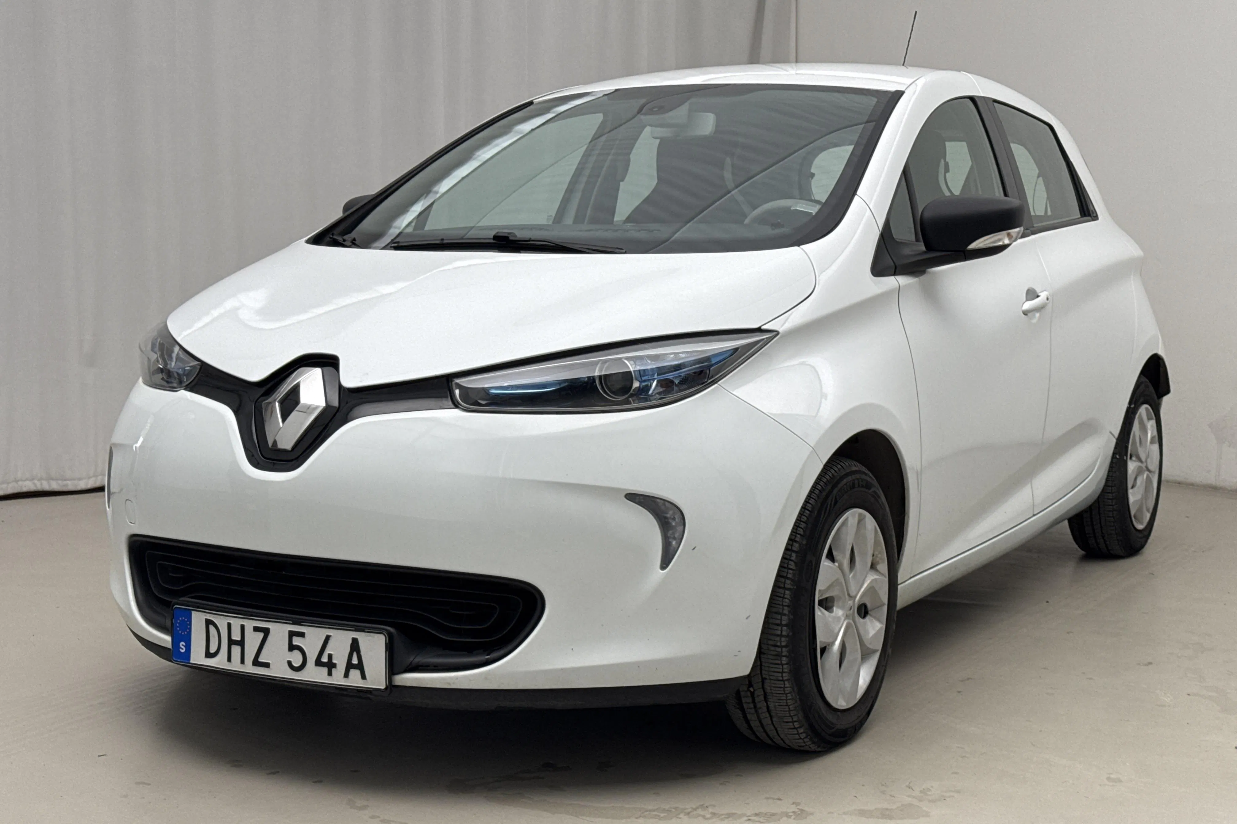 Presentationsfoto 1 av 18: Renault Zoe 41kWh R90 (92hk) - 8 813 mil - Automat - vit - 2020