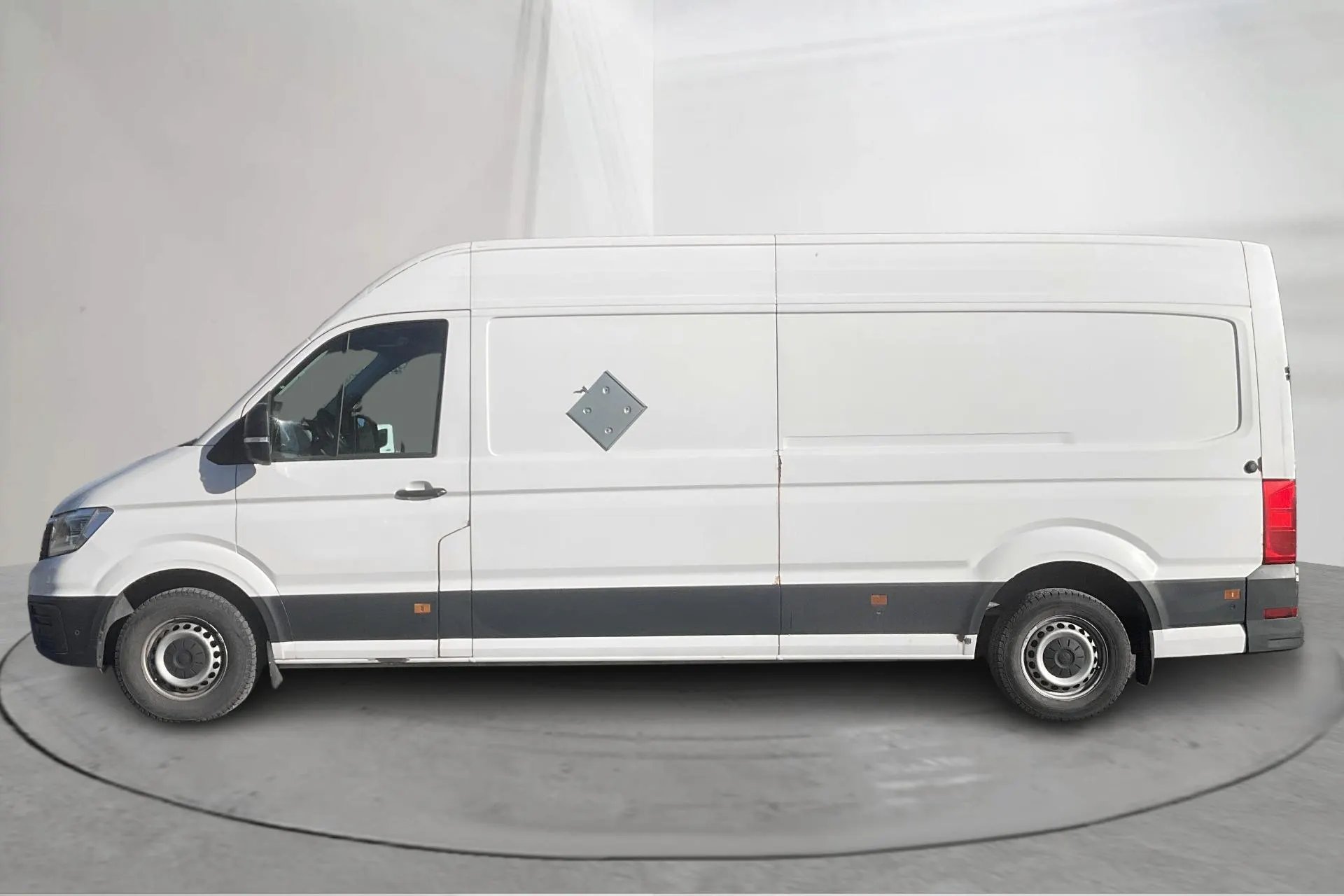 Presentationsfoto 2 av 15: VW Crafter 35 2.0 TDI Skåp (177hk) - 34 723 mil - Manuell - vit - 2019
