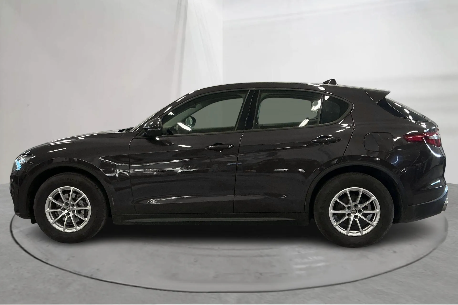 Presentationsfoto 2 av 16: Alfa Romeo Stelvio 2.2 D (160hk) - 11 914 mil - Automat - brun - 2019