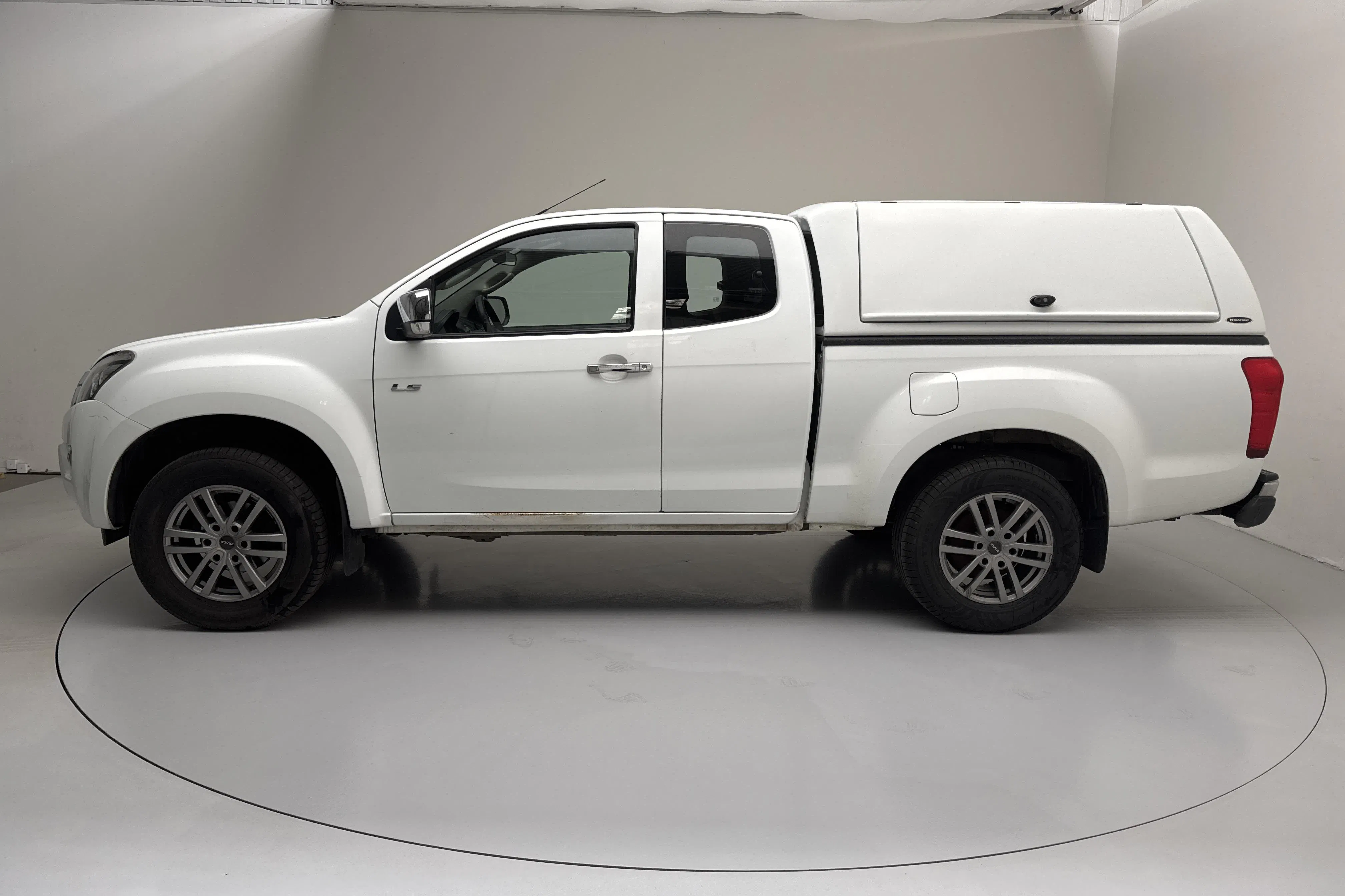 Presentationsfoto 2 av 12: Isuzu D-MAX 2.5 DDI 4WD (163hk) - 14 978 mil - Automat - vit - 2013