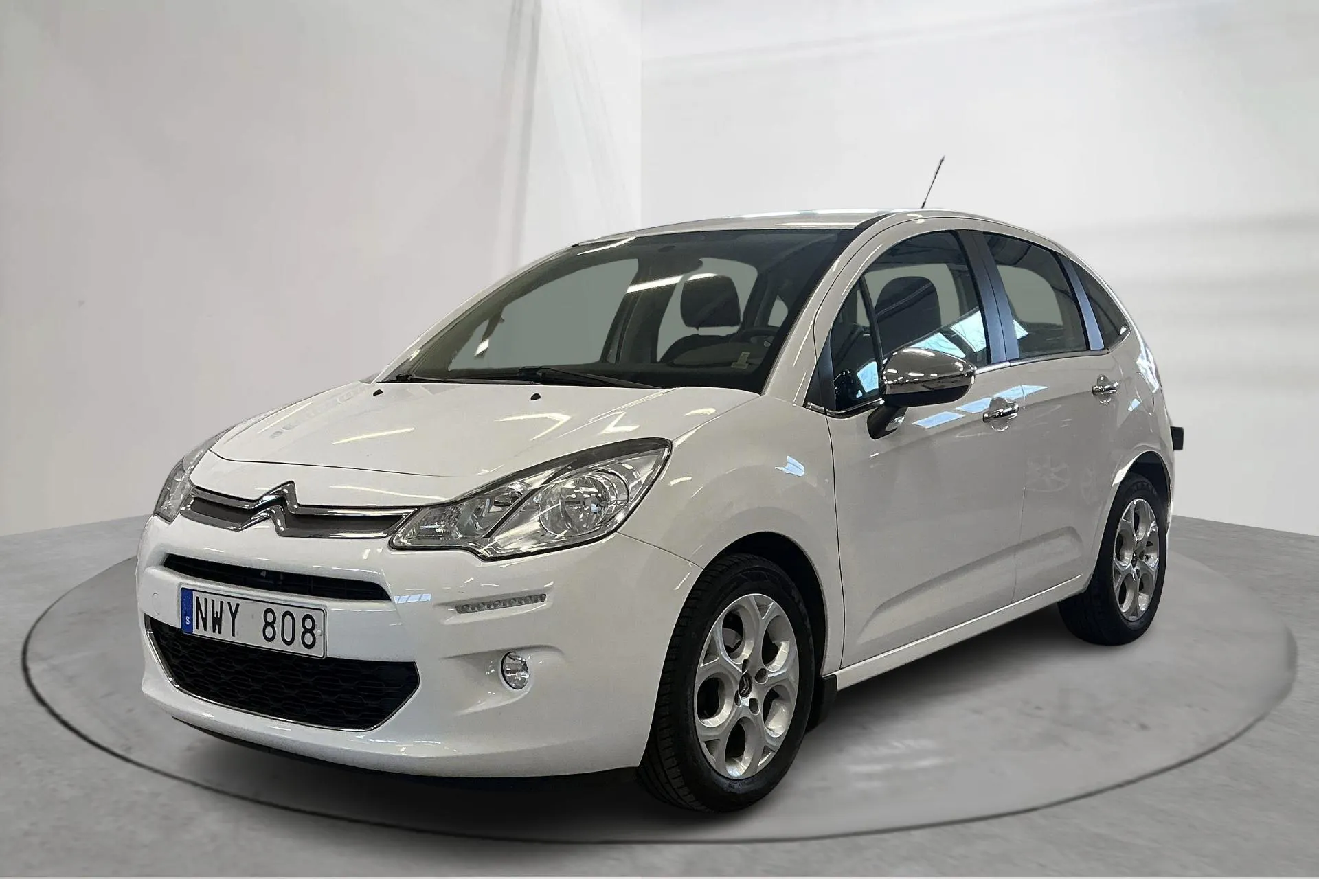 Presentation photo 1 of 12: Citroën C3 1.2 VTi (82hk) - 68 730 km - Manual - white - 2013