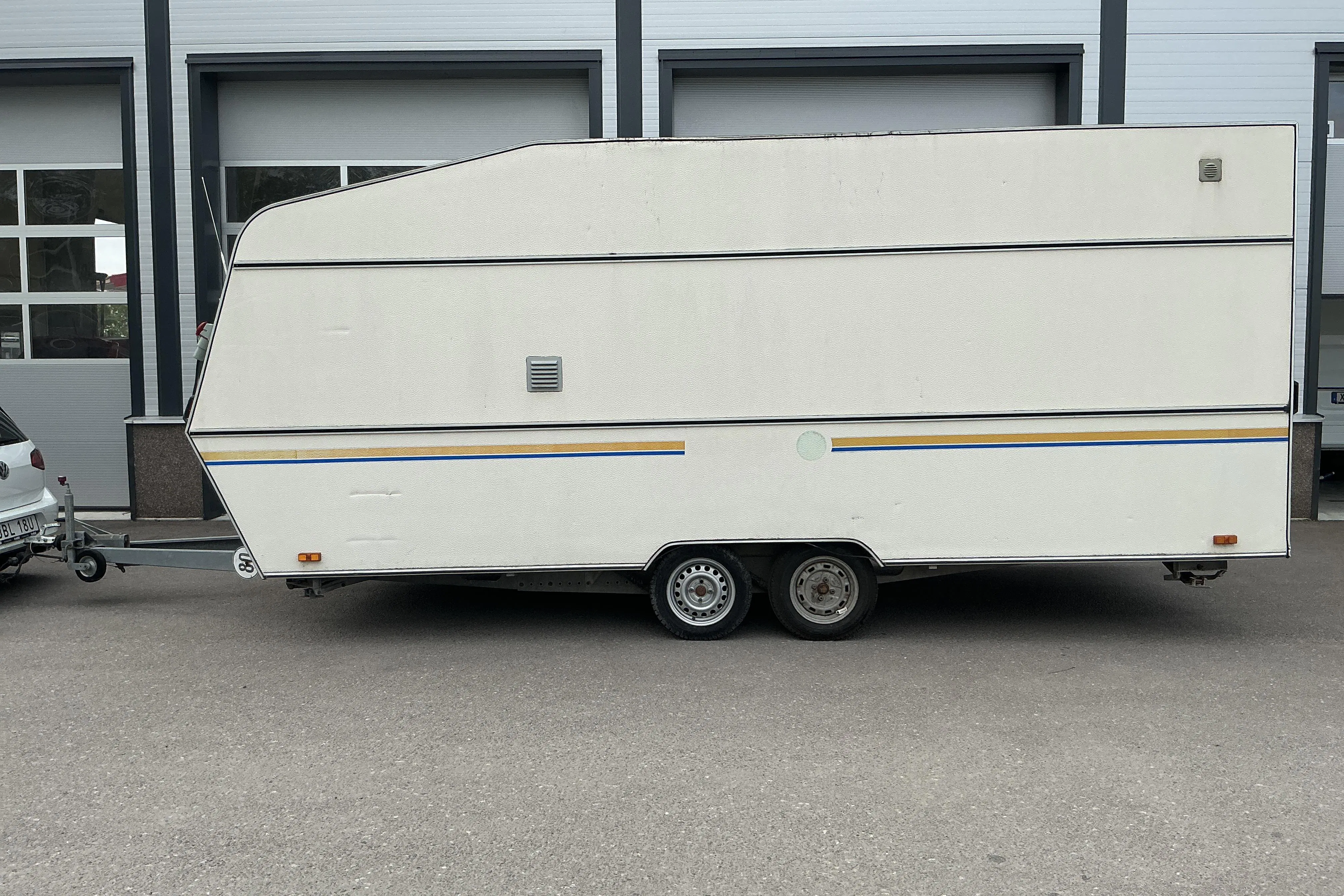 Presentation photo 2 of 12: CARRY 550 Skåpsläpvagn med "verkstadsinreding" Släpvagn - 0 km - white - 1990
