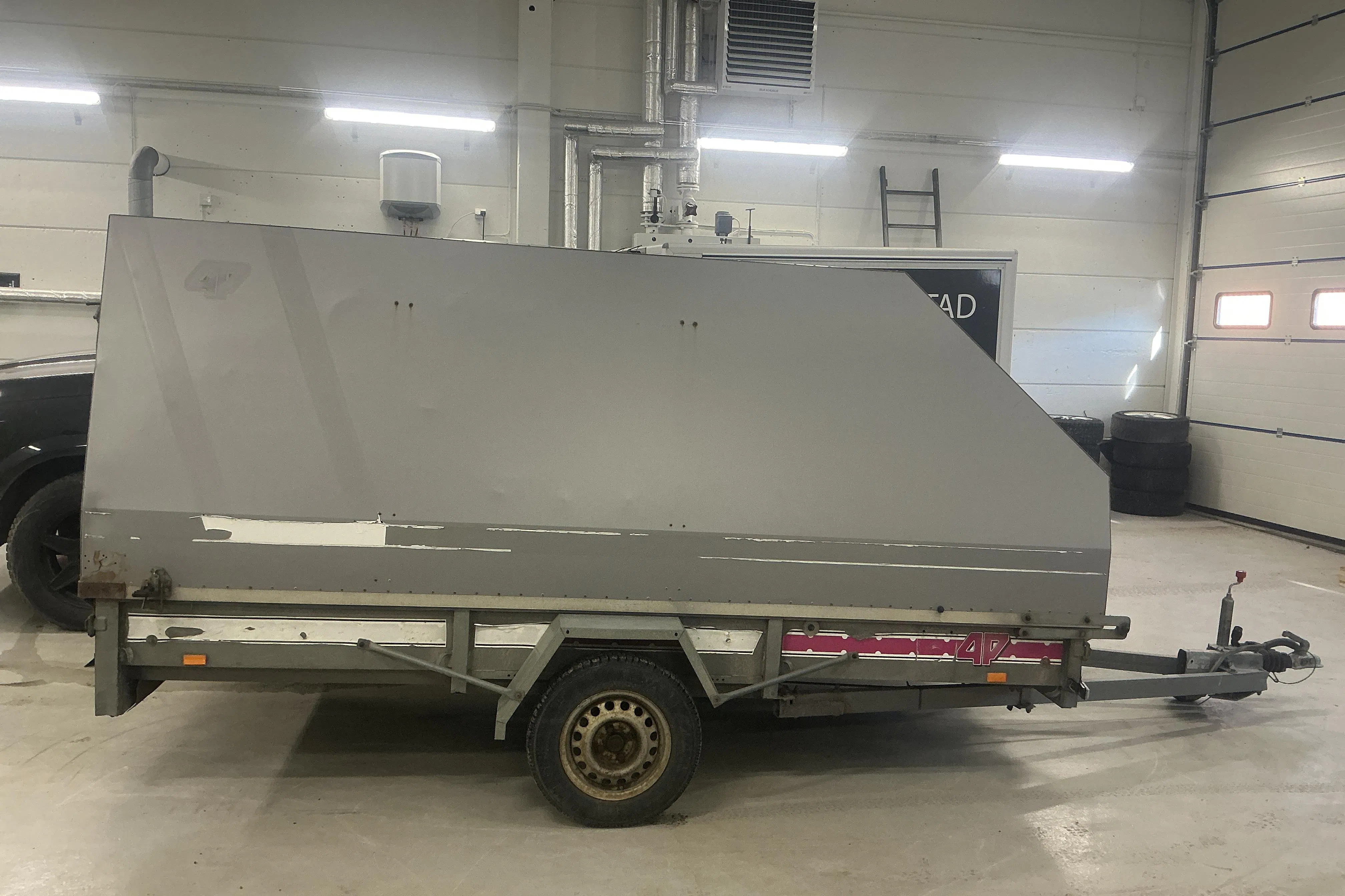 Presentationsfoto 2 av 10: TIAB 4P 5375 Kåpsläpvagn Släpvagn - 0 km - grå - 2011