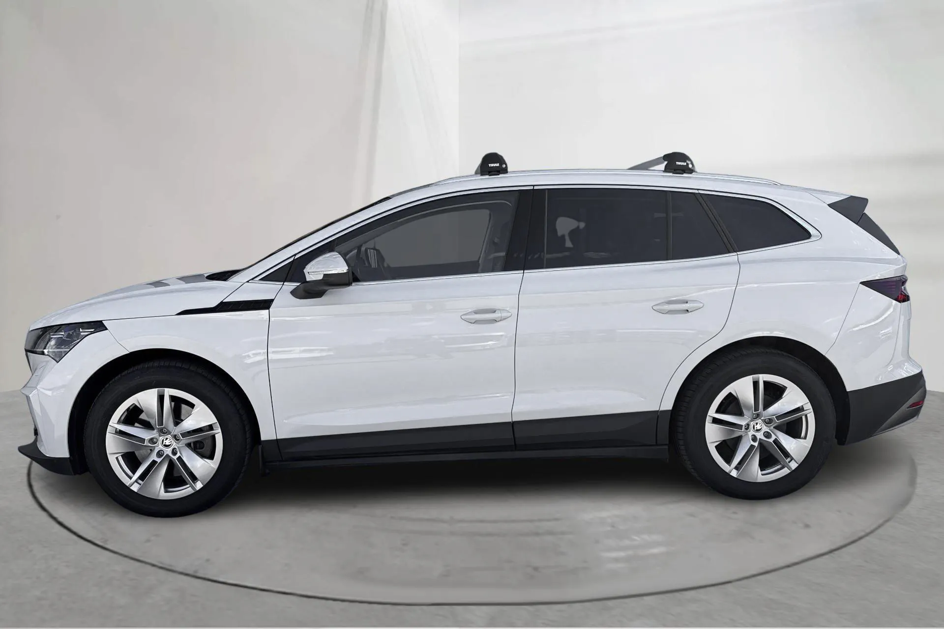 Presentationsfoto 2 av 20: Skoda Enyaq iV 85x 82kWh (286hk) - 2 167 mil - Automat - vit - 2024