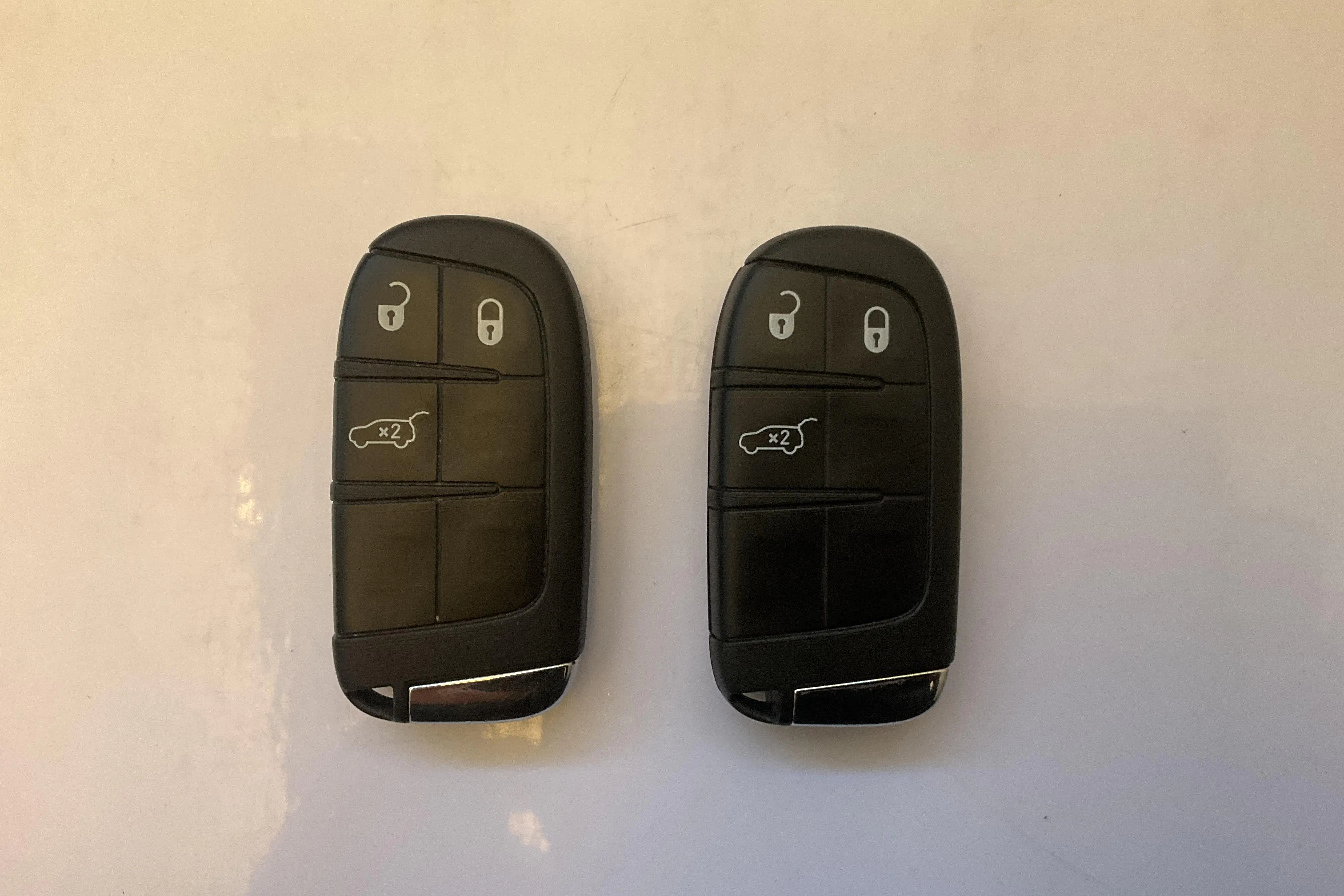 Presentationsfoto 15 av 15: Jeep Renegade 1.3 PHEV 4WD (190hk) - 9 196 mil - Automat - blå - 2020