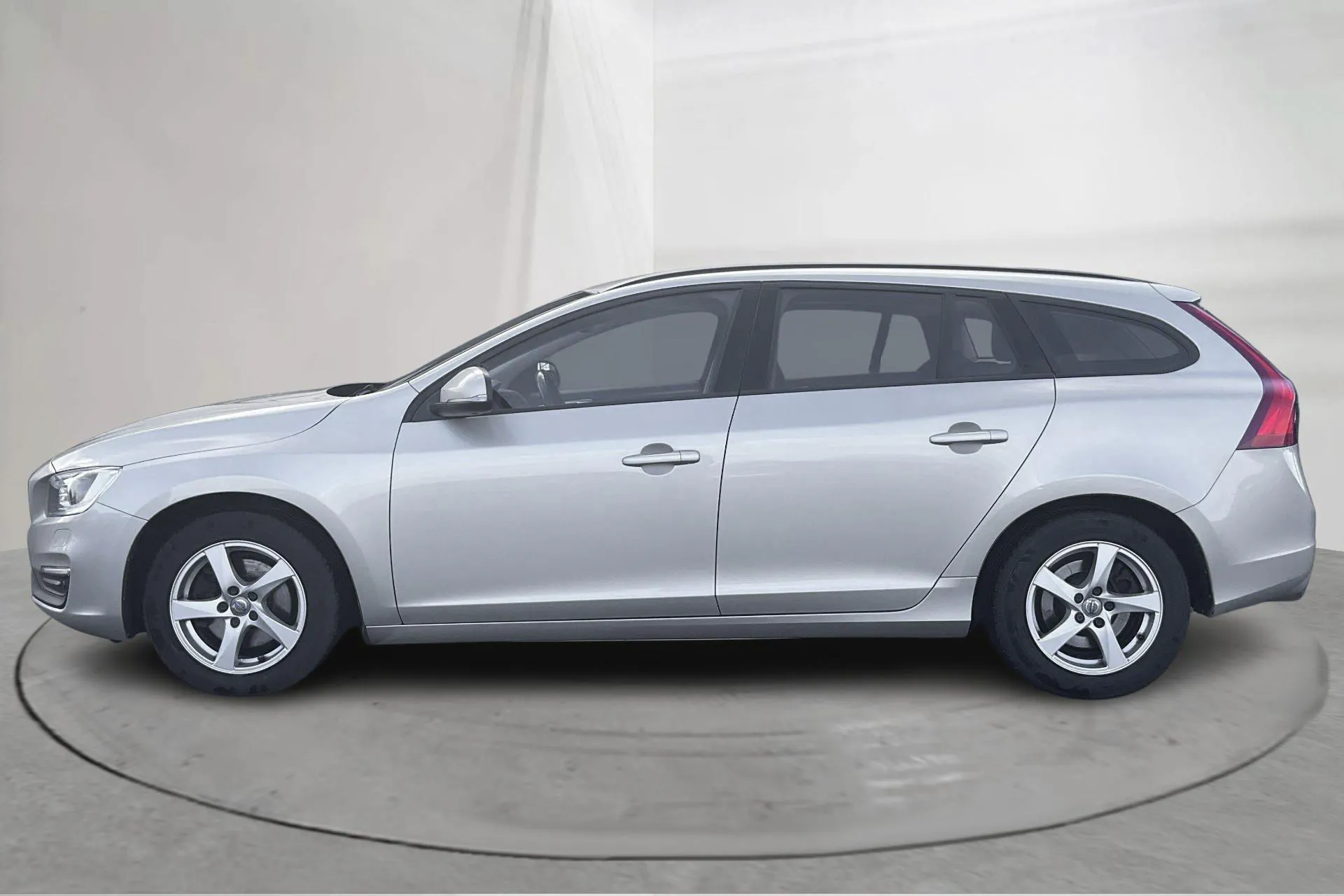 Presentation photo 2 of 18: Volvo V60 T3 (152hk) - 128 120 km - Automatic - Light Brown - 2018