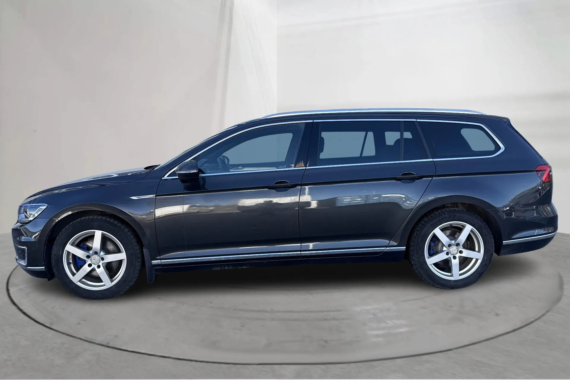 Presentationsfoto 2 av 19: VW Passat 1.4 Plug-in-Hybrid Sportscombi (218hk) - 14 304 mil - Automat - Dark Grey - 2018