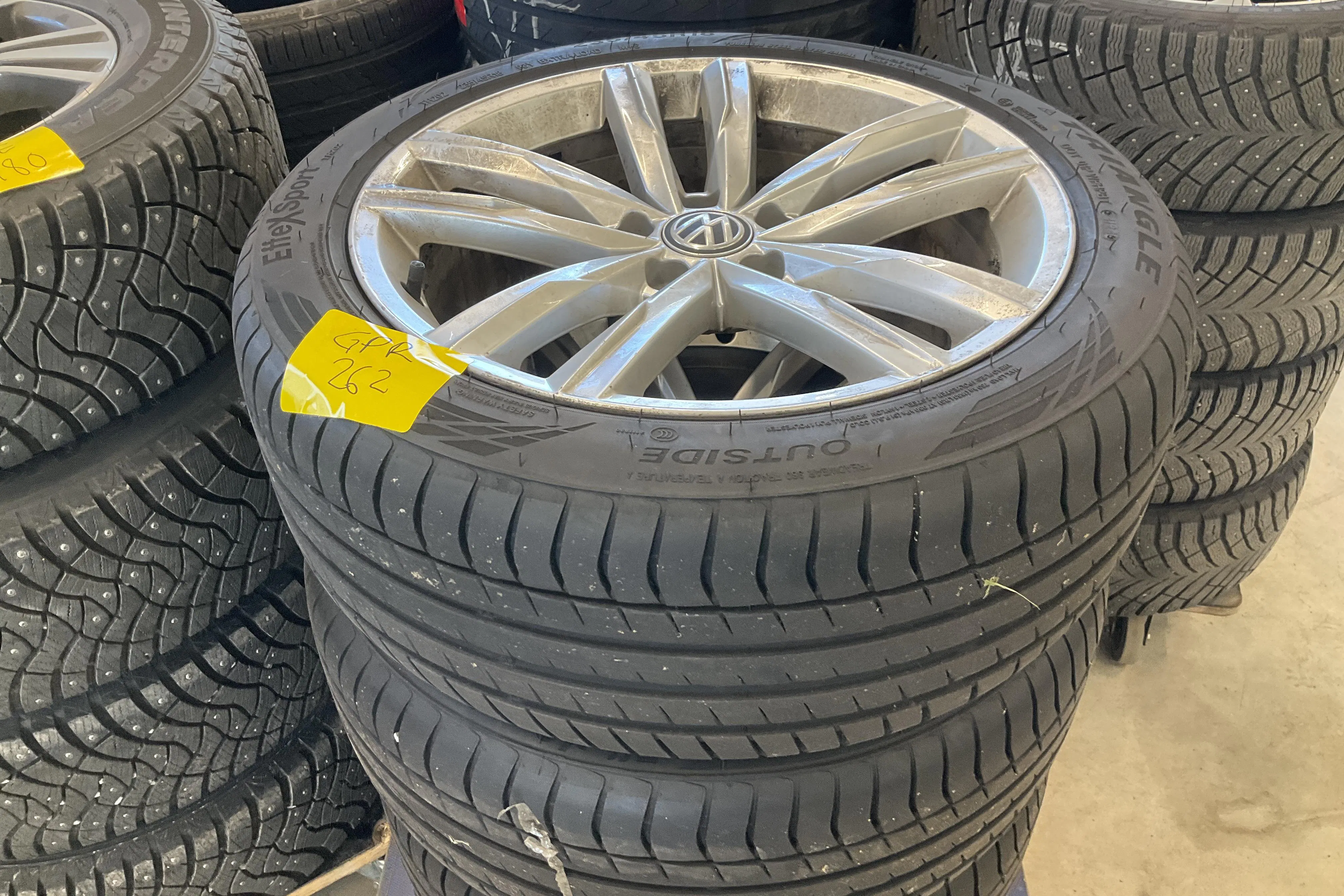 Presentationsfoto 19 av 19: VW Passat 1.4 Plug-in-Hybrid Sportscombi (218hk) - 14 304 mil - Automat - Dark Grey - 2018