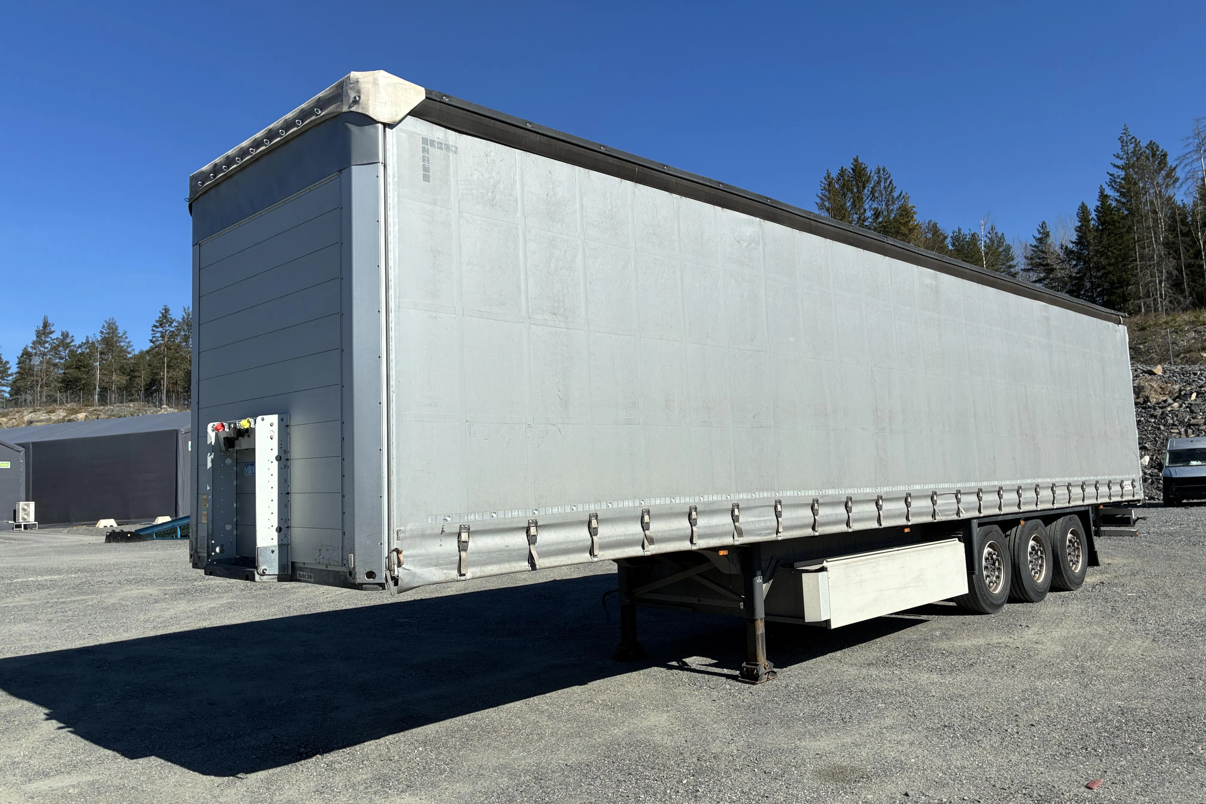 Presentationsfoto 1 av 90: SCHMITZ CARGOBULL SCB S3 - 0 km - 2017