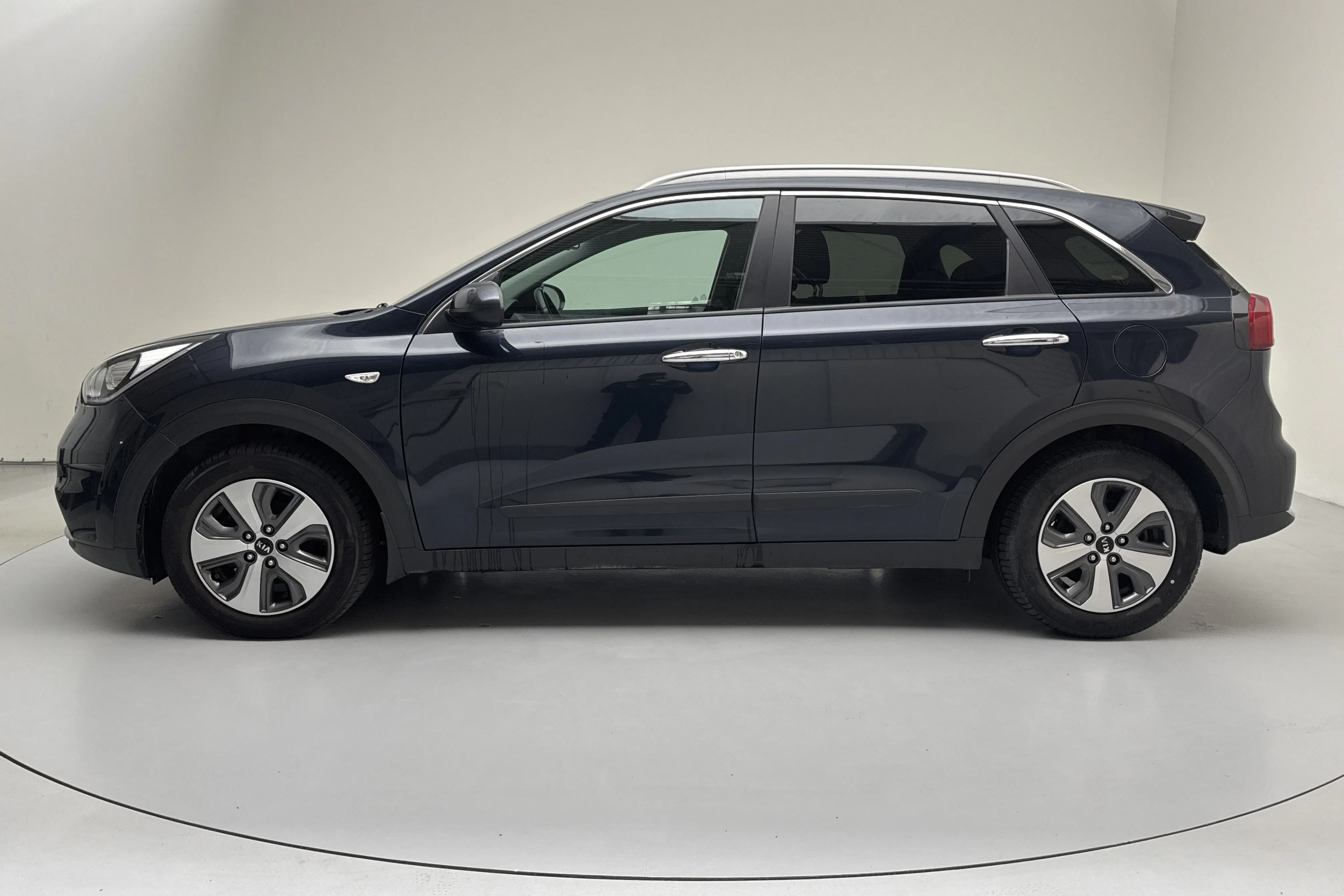 Presentation photo 2 of 15: KIA Niro Hybrid 1.6 (141hk) - 31 430 km - Automatic - blue - 2018