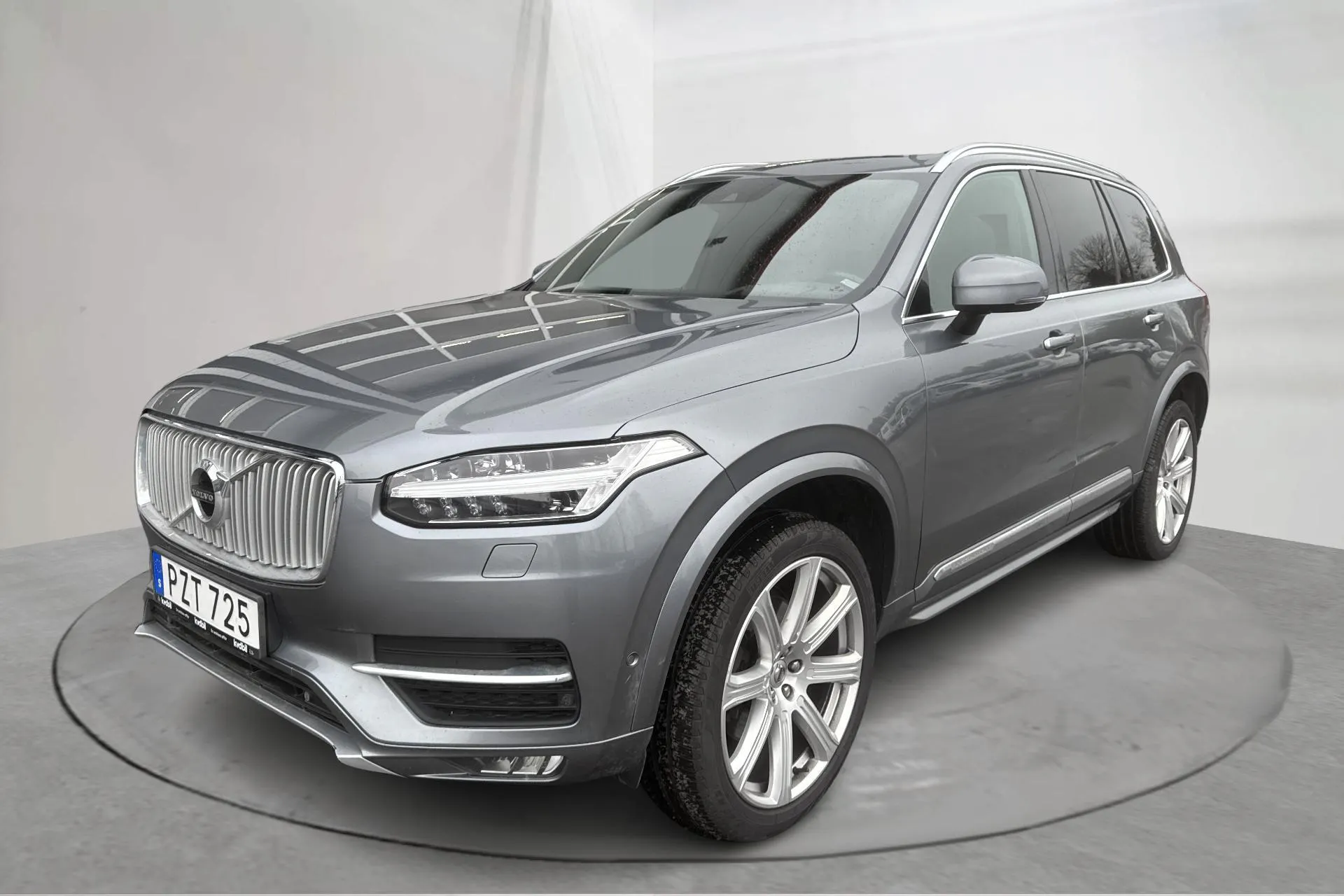 Presentation photo 1 of 23: Volvo XC90 D5 AWD (225hk) - 263 340 km - Automatic - gray - 2016