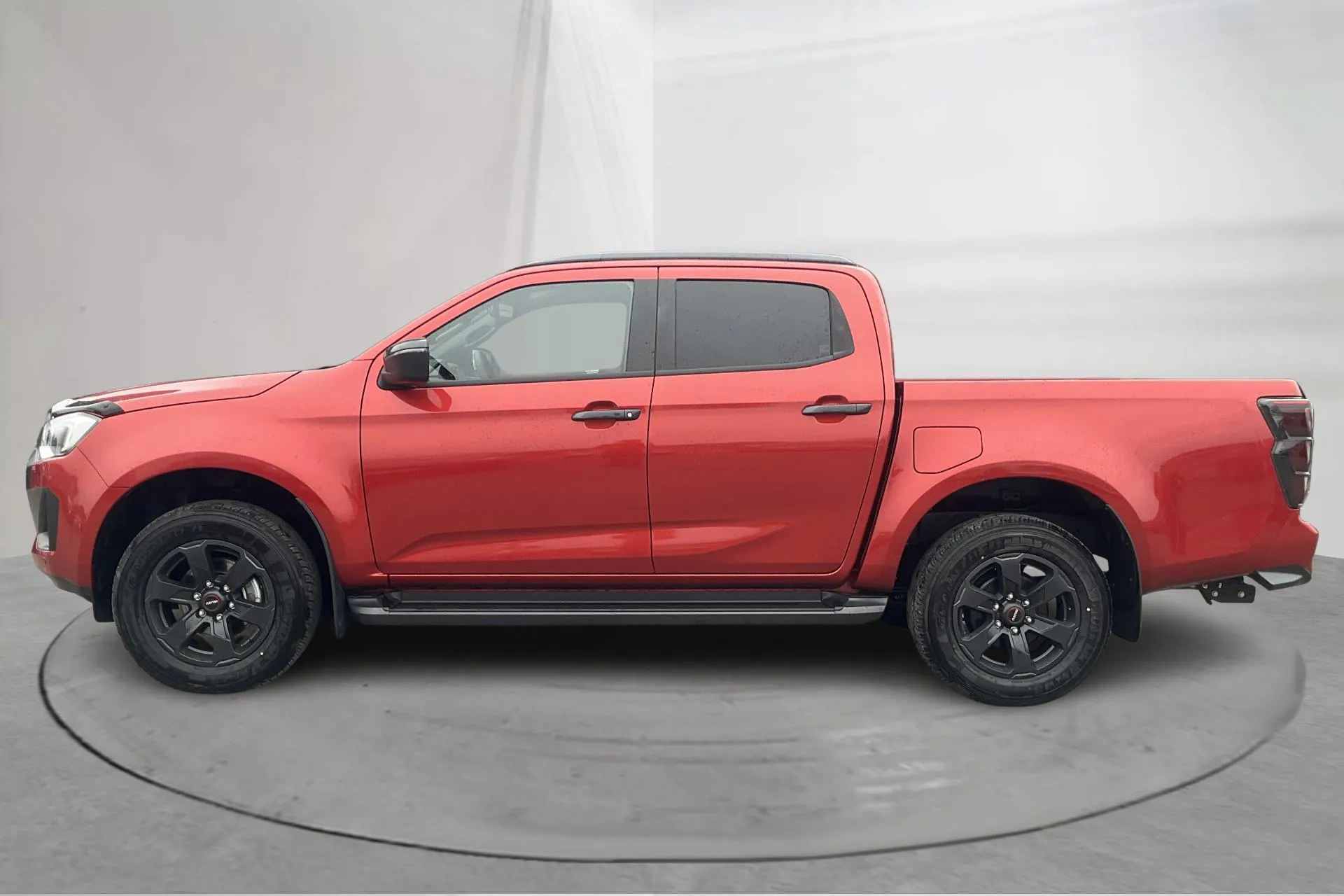 Presentationsfoto 2 av 14: Isuzu D-MAX 1.9 DDI 4WD (164hk) - 10 mil - Automat - orange - 2024