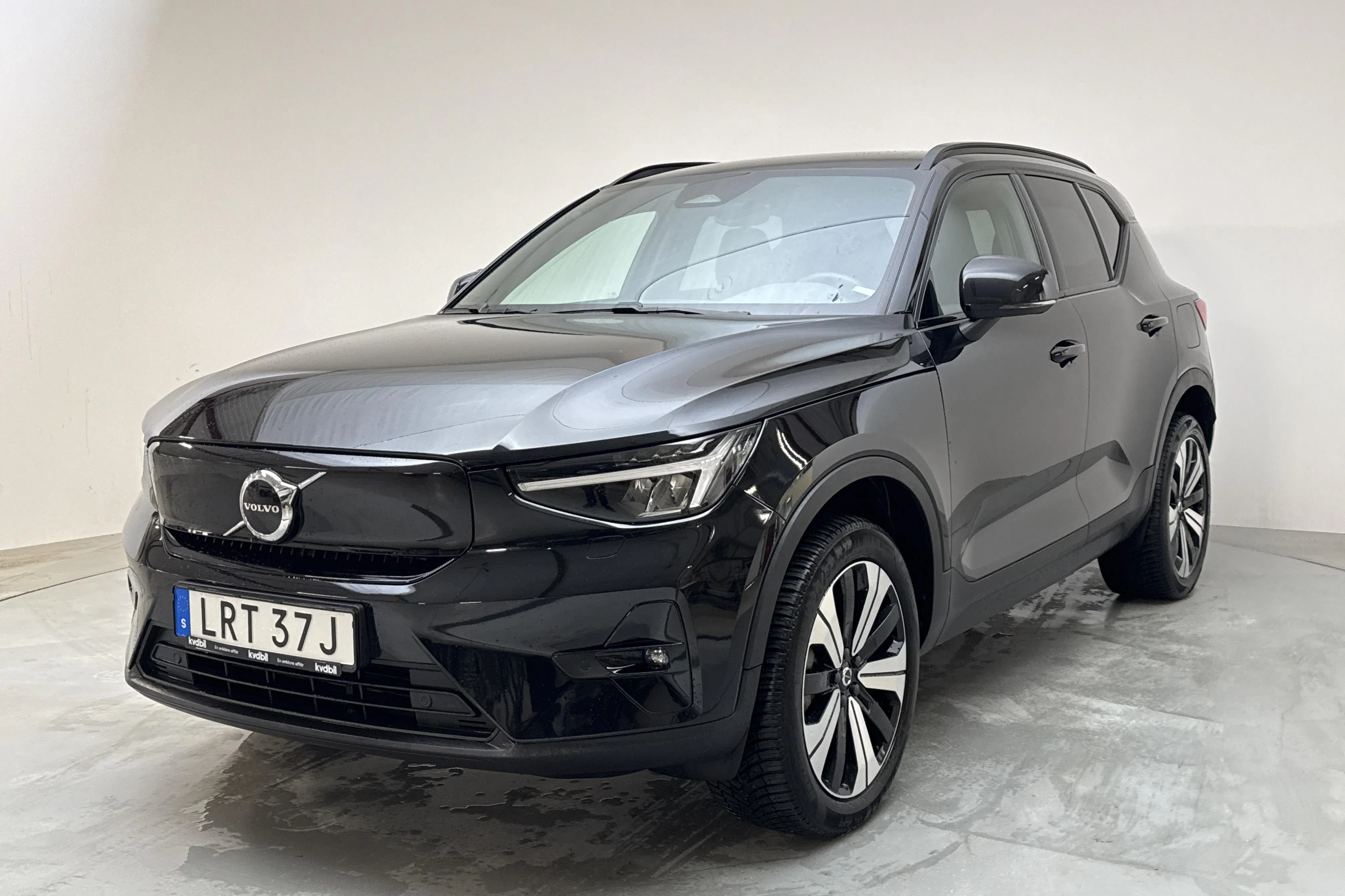 Presentationsfoto 1 av 15: Volvo XC40 Recharge Single Motor (231hk) - 7 652 mil - Automat - svart - 2023