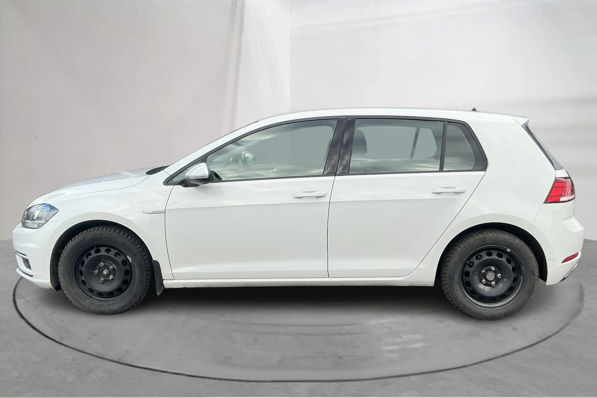 Presentationsfoto 2 av 13: VW Golf VII 1.5 TGI 5dr (130hk) - 4 343 mil - Automat - vit - 2019
