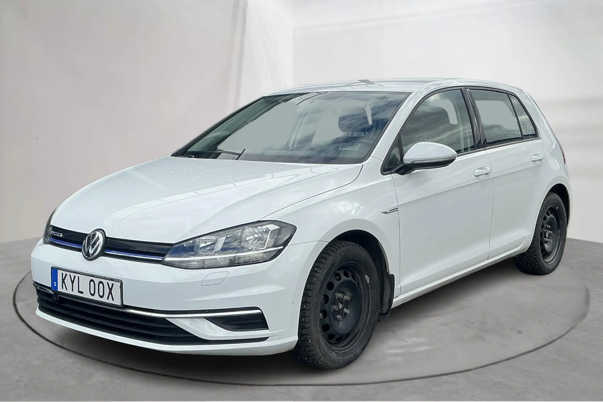 Presentationsfoto 1 av 13: VW Golf VII 1.5 TGI 5dr (130hk) - 4 343 mil - Automat - vit - 2019
