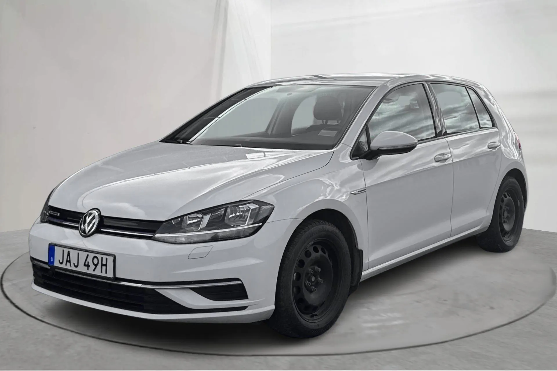 Presentationsfoto 1 av 14: VW Golf VII 1.5 TGI 5dr (130hk) - 3 572 mil - Automat - vit - 2019