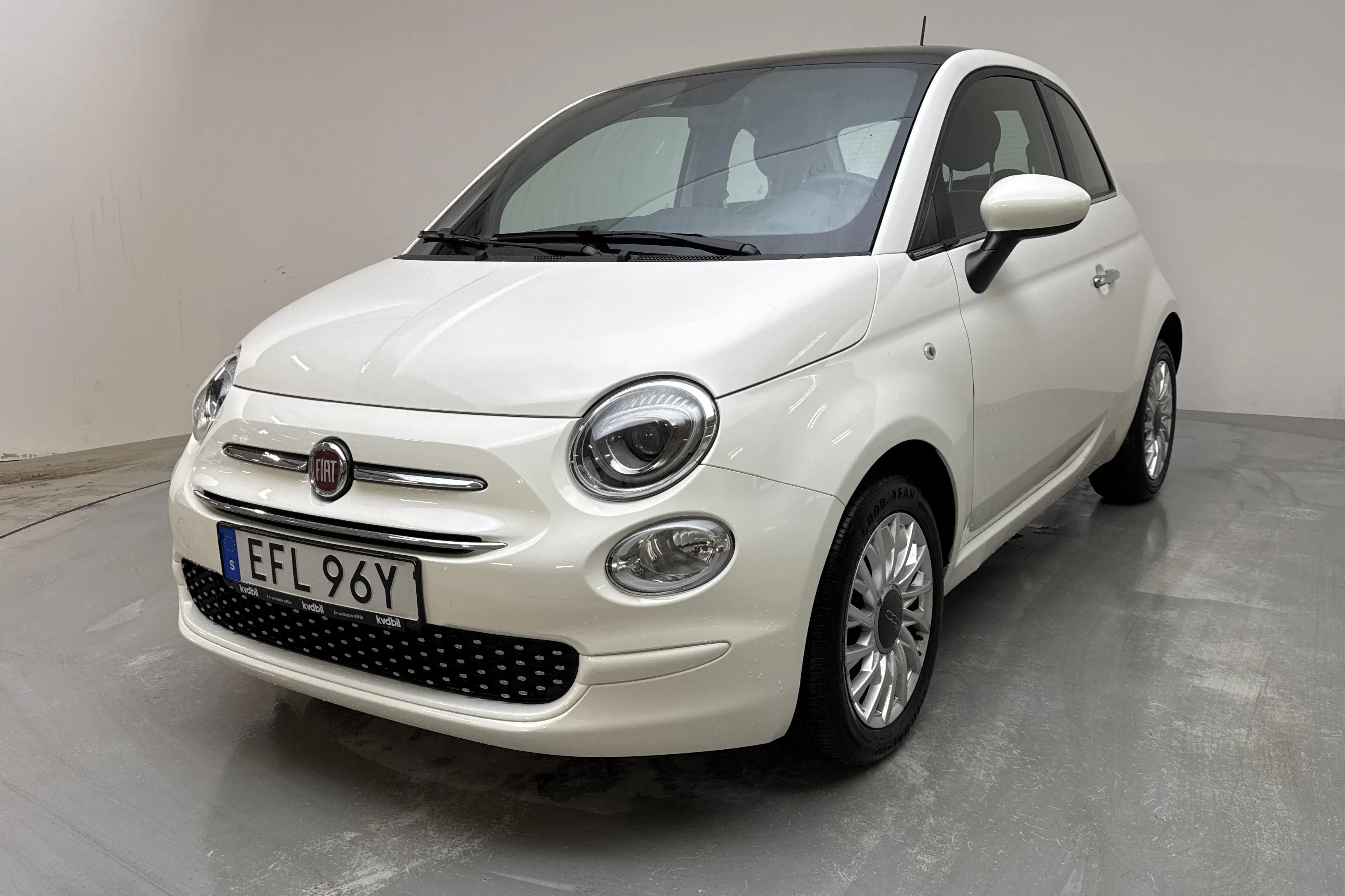 Presentationsfoto 1 av 14: Fiat 500 1.2 (69hk) - 4 572 mil - Manuell - vit - 2020