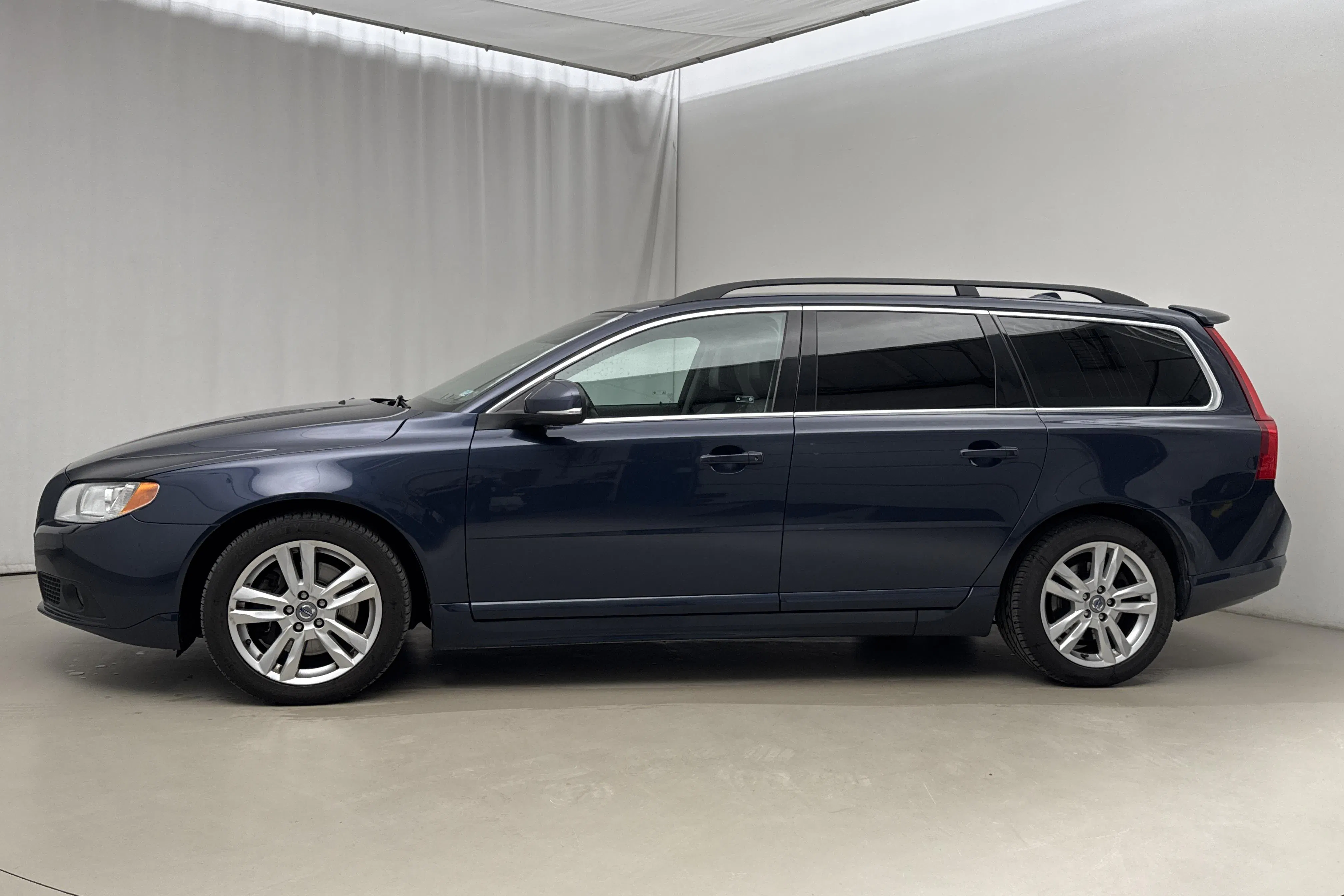 Presentation photo 2 of 17: Volvo V70 II D4 AWD (215hk) - 117 900 km - Automatic - blue - 2013